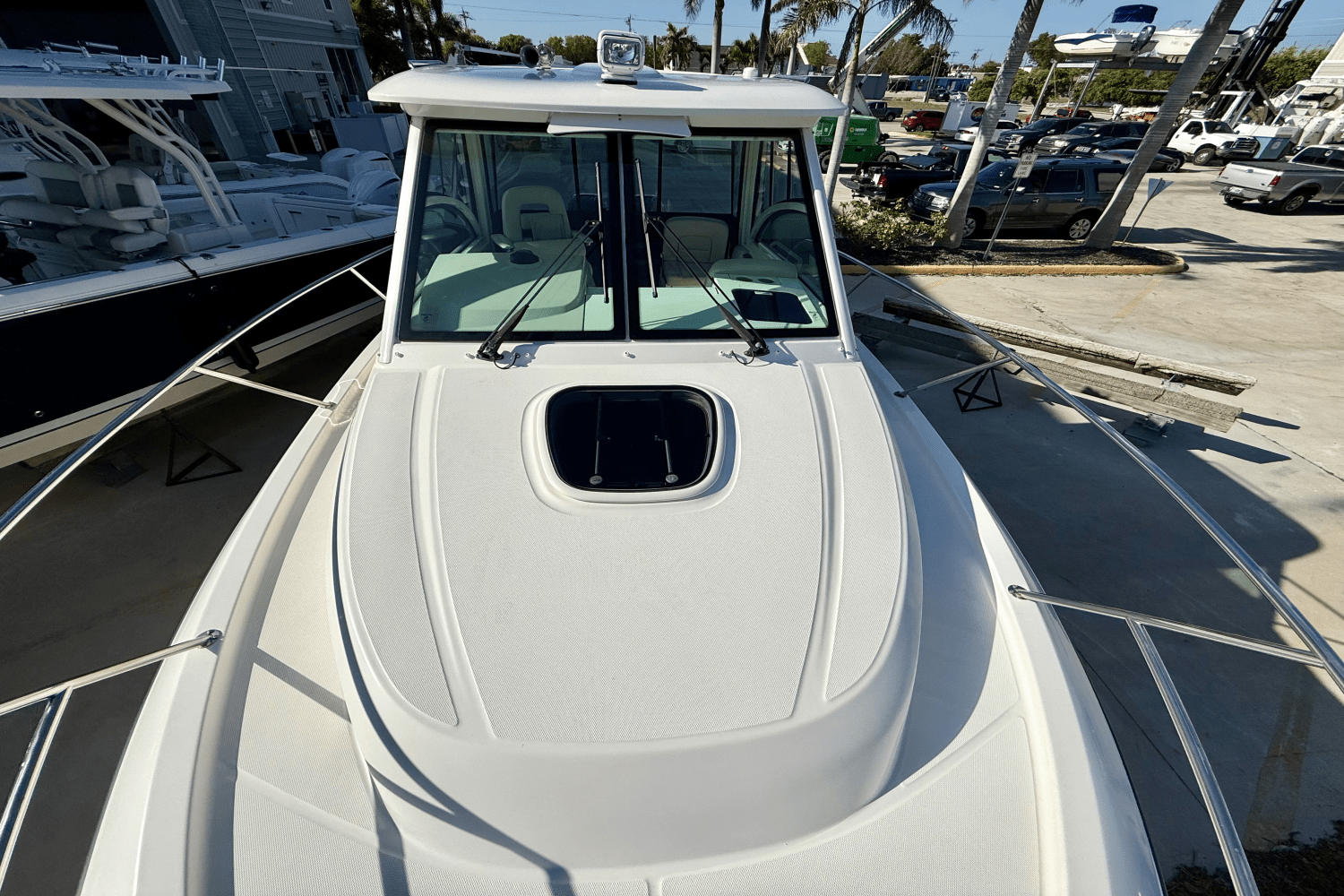 2018 Boston Whaler 285 CONQUEST Image Thumbnail #2