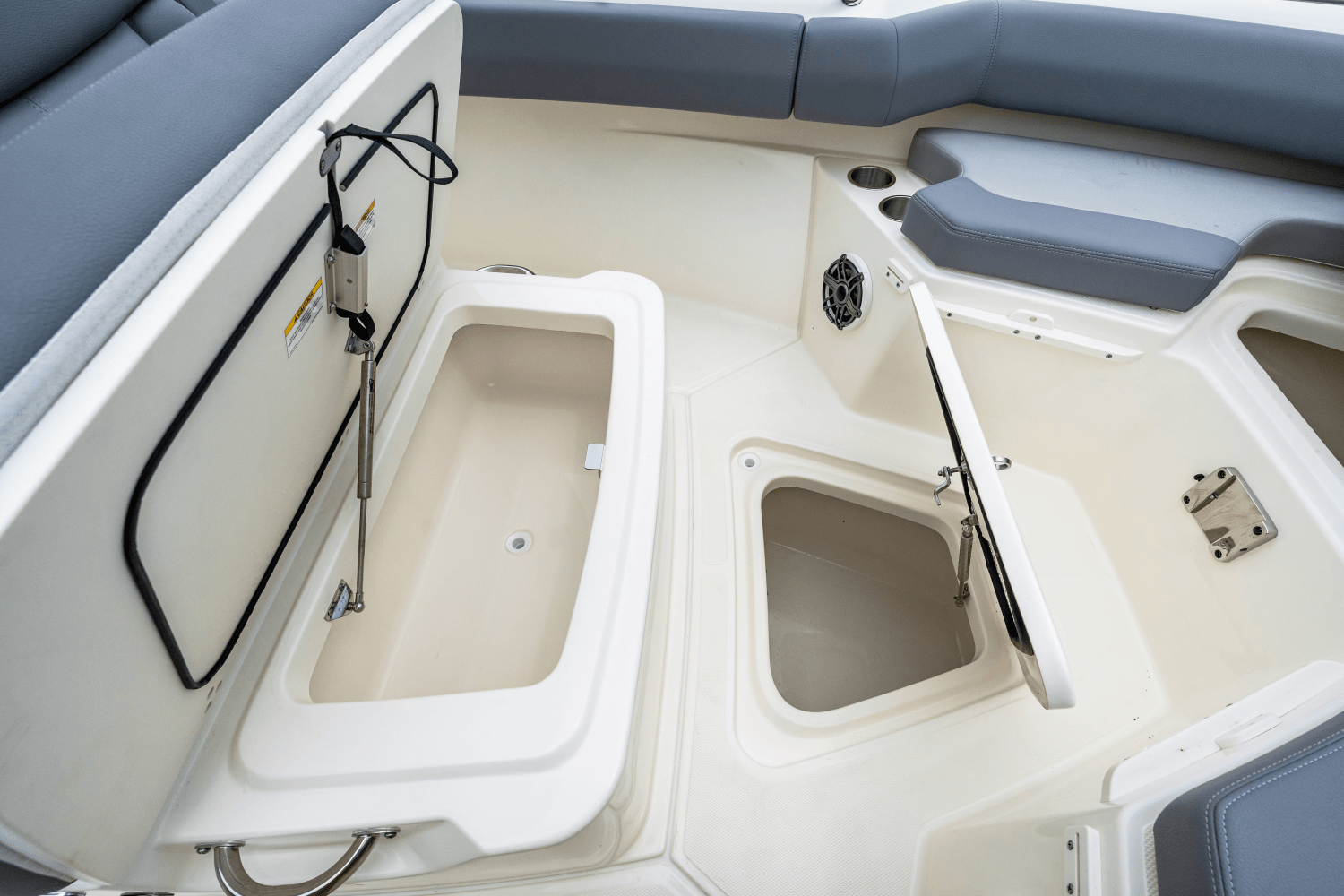 2026 Boston Whaler 250 Outrage Image Thumbnail #37