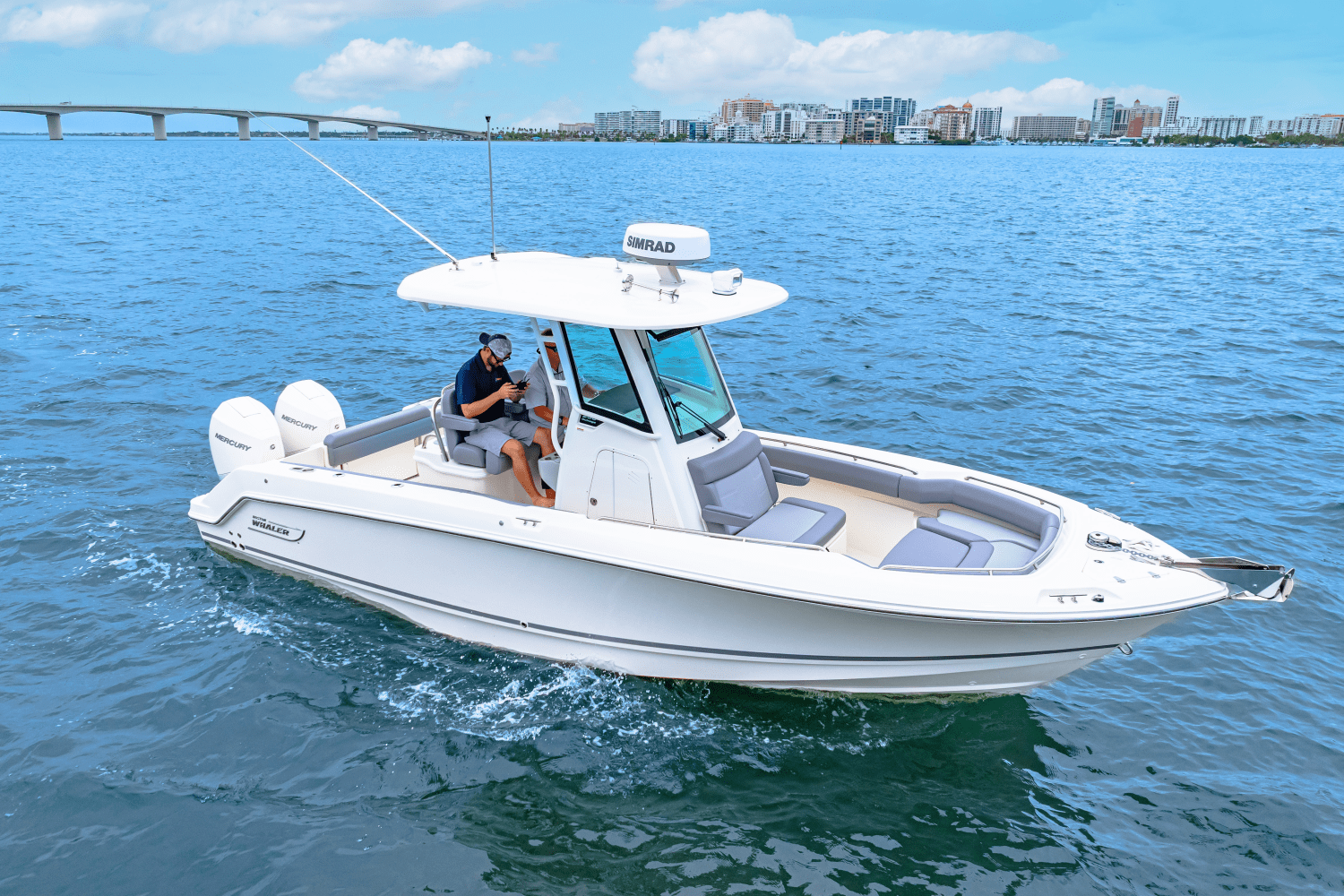 2026 Boston Whaler 250 Outrage Image Thumbnail #4