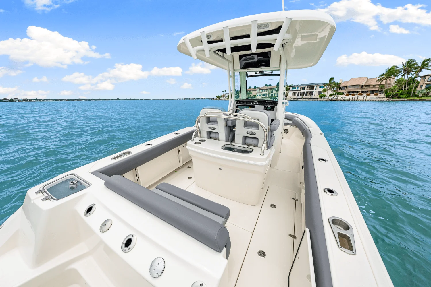 2026 Boston Whaler 250 Outrage Image Thumbnail #21