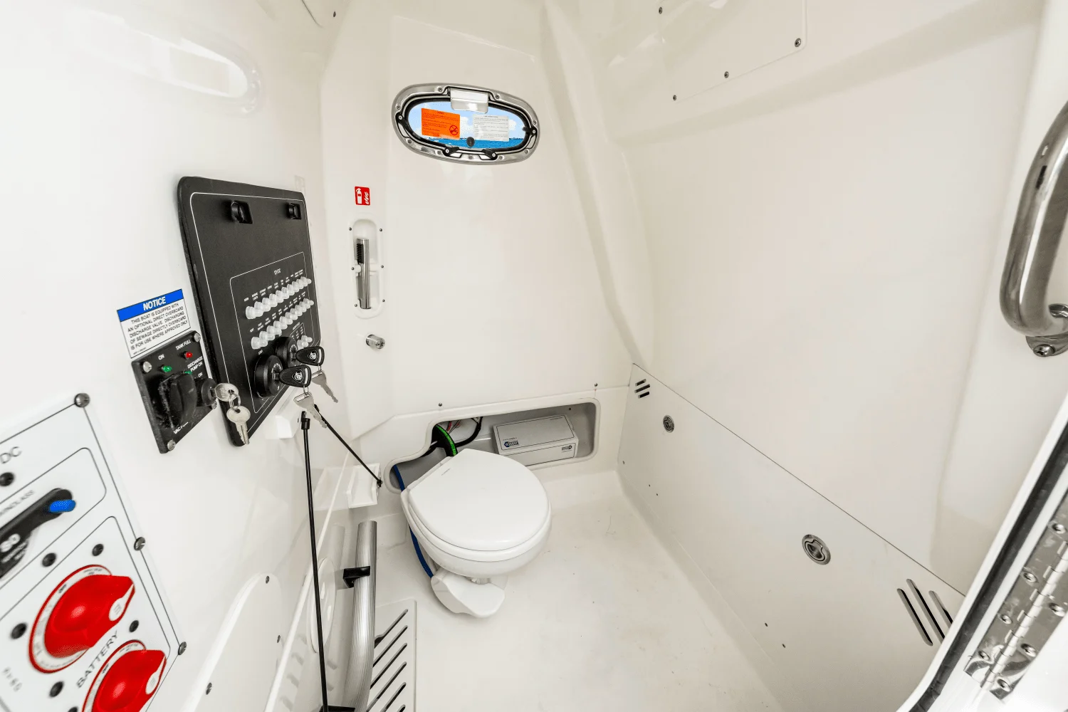 2026 Boston Whaler 250 Outrage Image Thumbnail #38