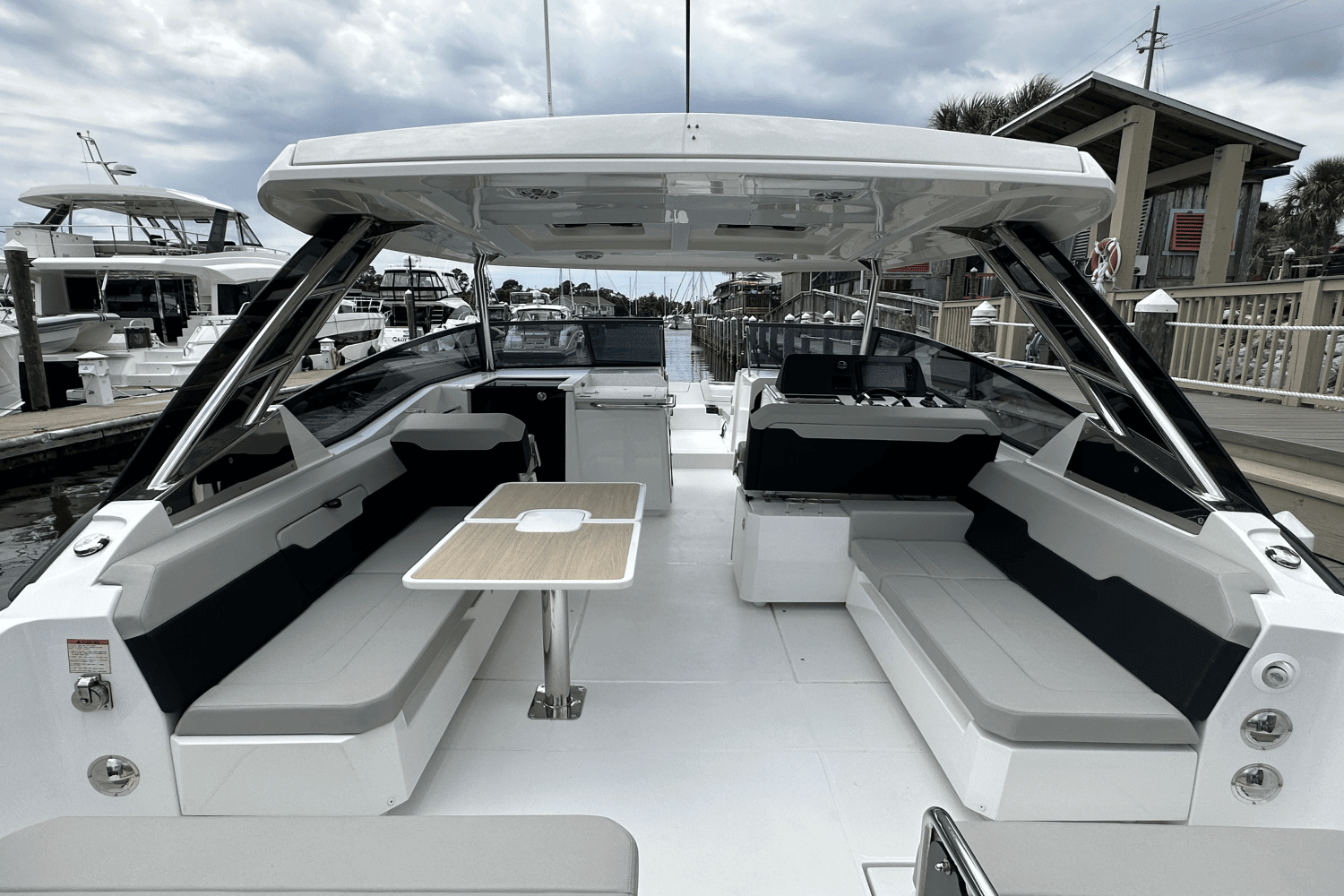 2021 Aquila 32 Image Thumbnail #11