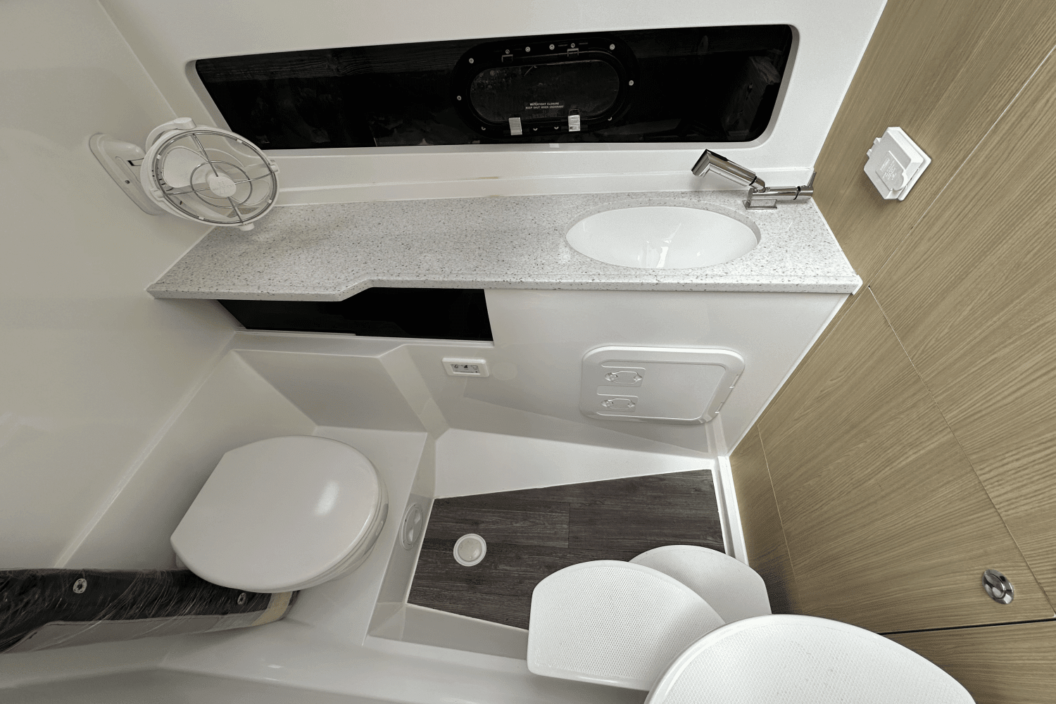 2021 Aquila 32 Image Thumbnail #53