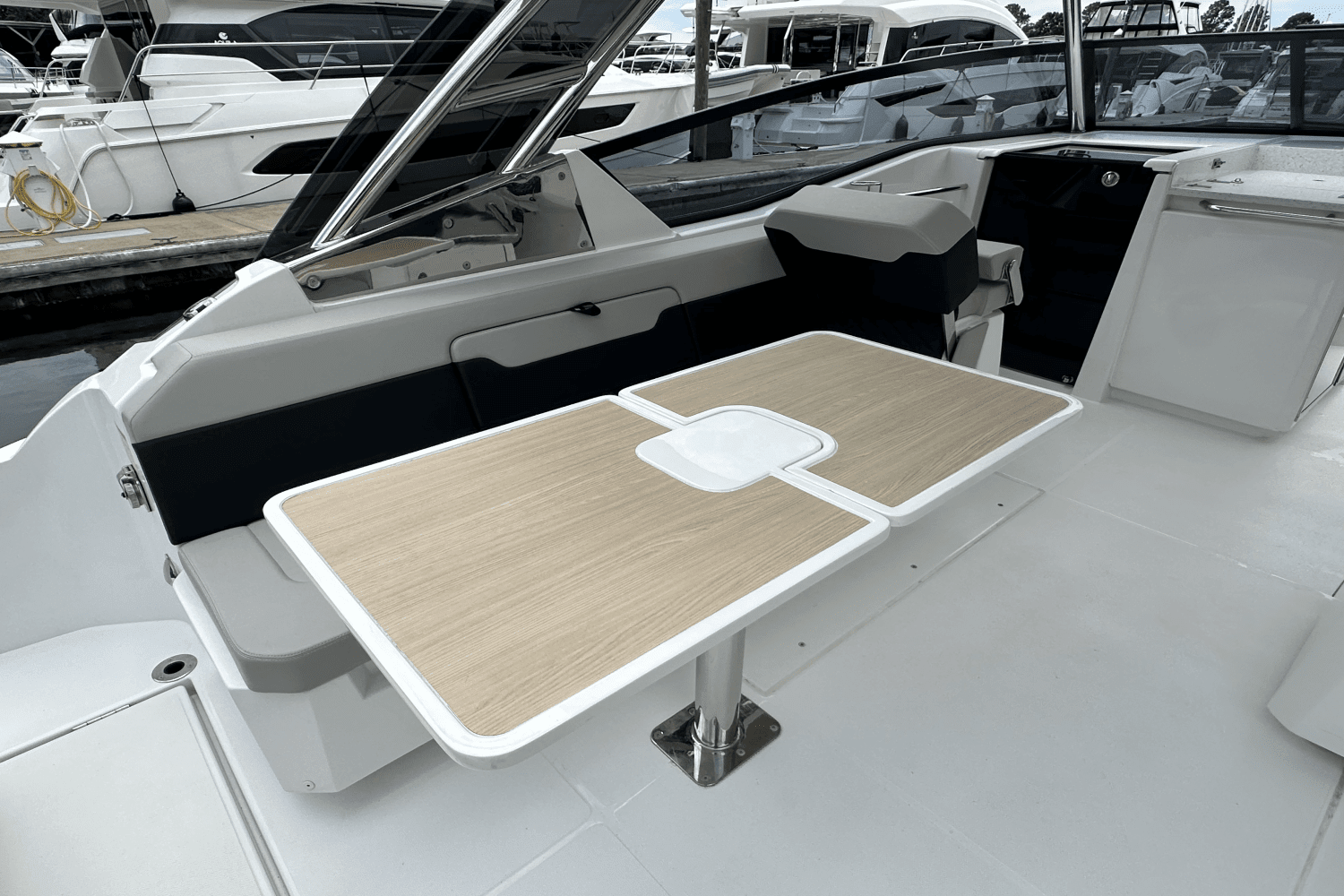2021 Aquila 32 Image Thumbnail #15