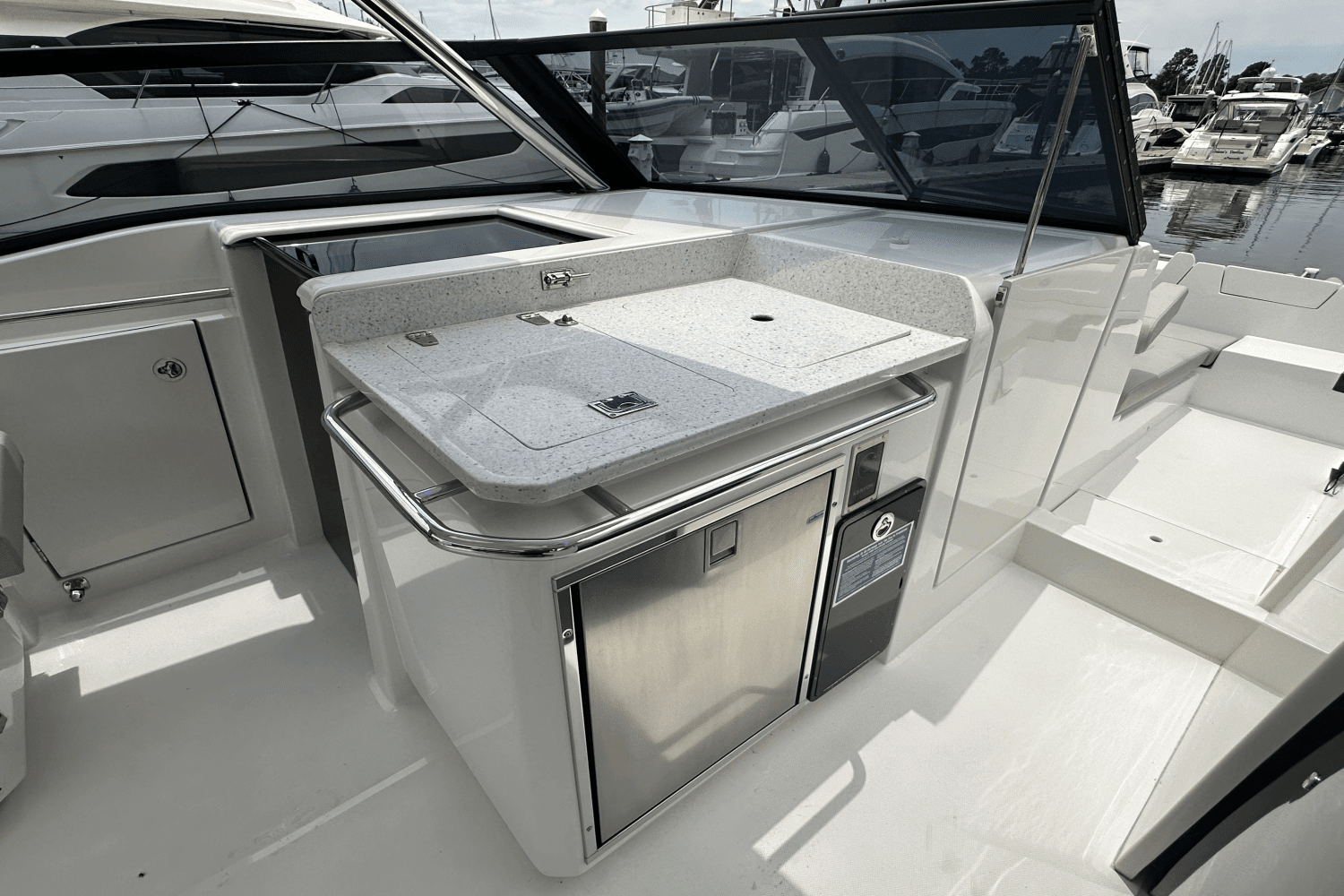 2021 Aquila 32 Image Thumbnail #34