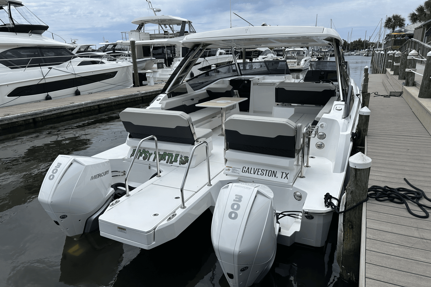 2021 Aquila 32 Image Thumbnail #5
