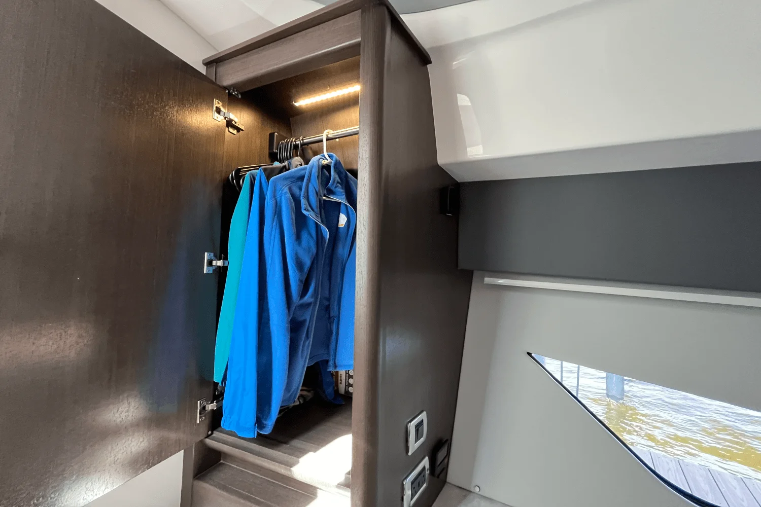 2021 Intrepid 438 EVOLUTION Image Thumbnail #27