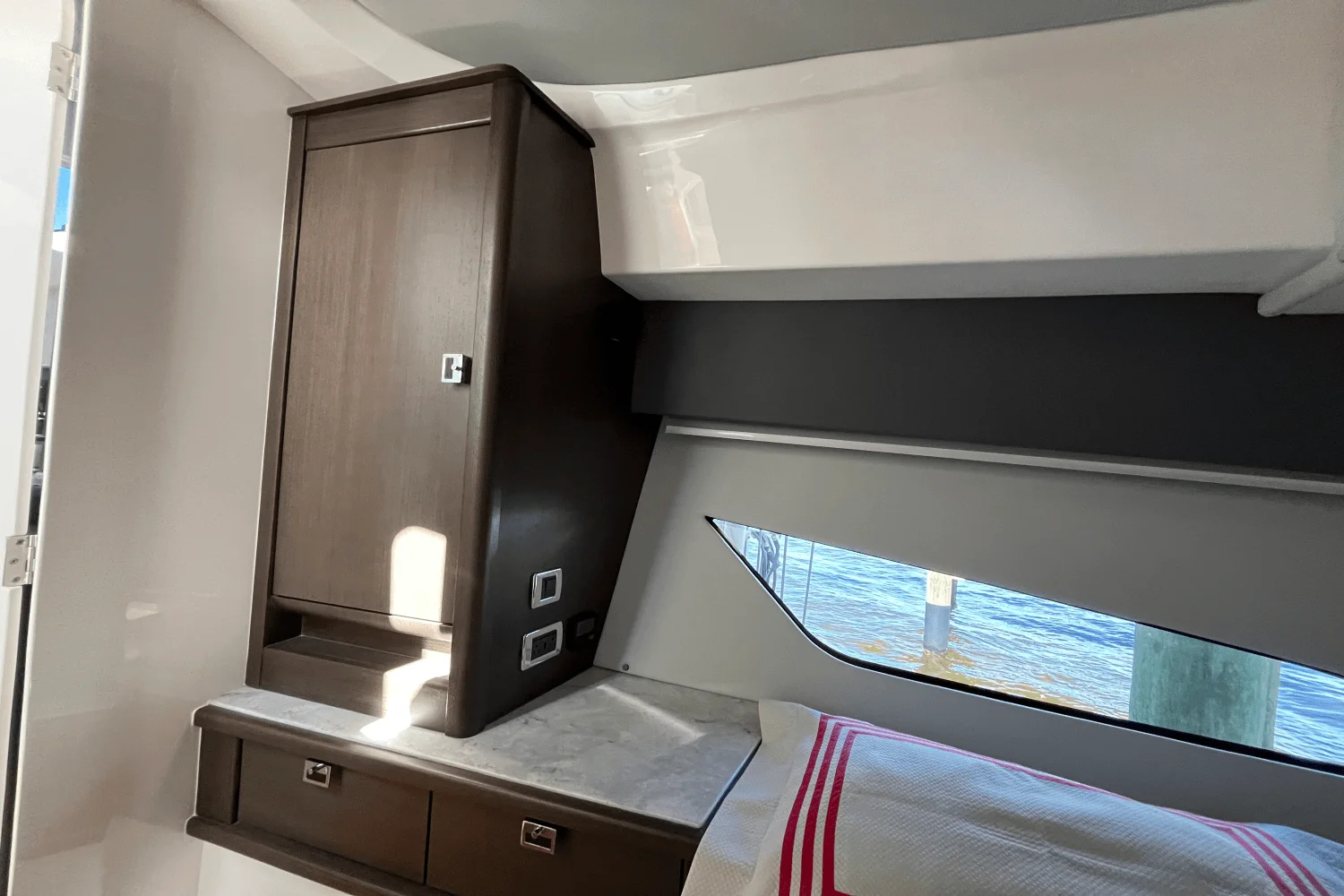 2021 Intrepid 438 EVOLUTION Image Thumbnail #26