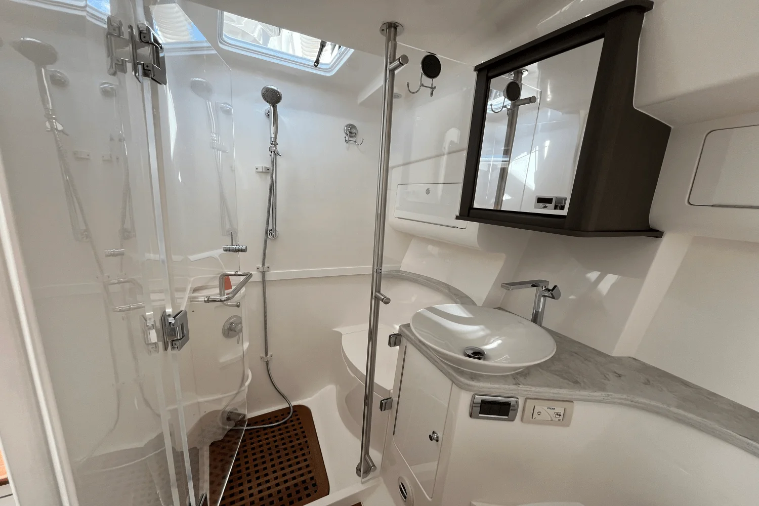 2021 Intrepid 438 EVOLUTION Image Thumbnail #28