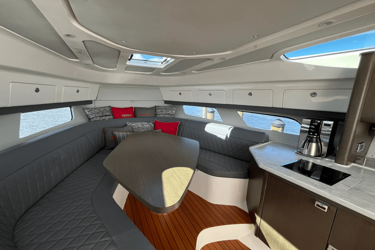 2021 Intrepid 438 EVOLUTION Image Thumbnail #16