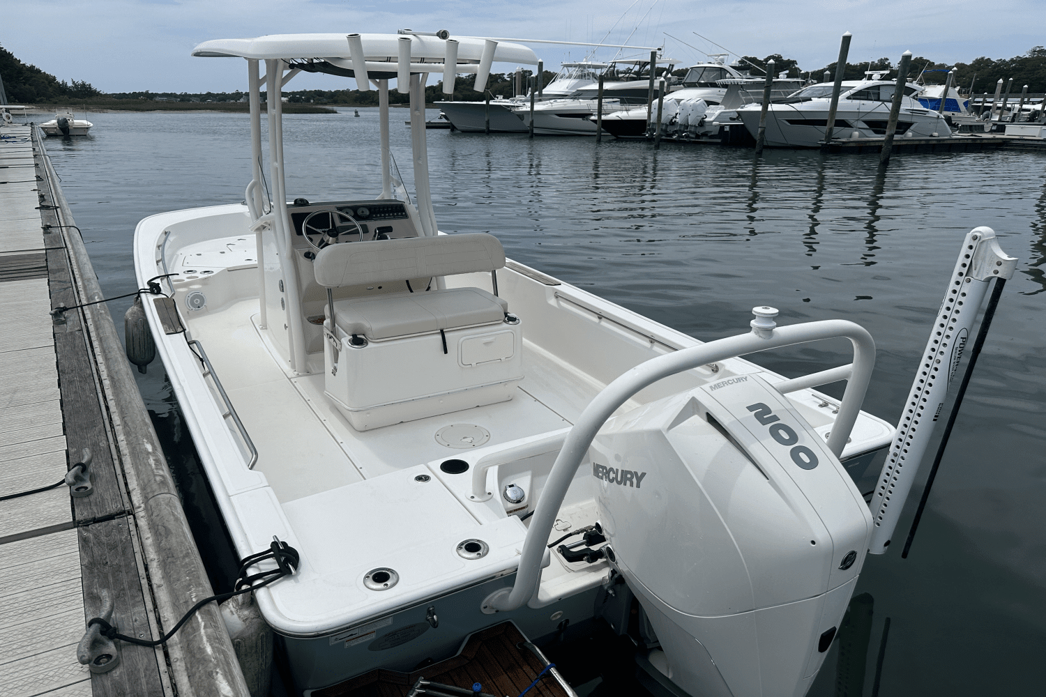 2020 Boston Whaler 210 MONTAUK Image Thumbnail #2