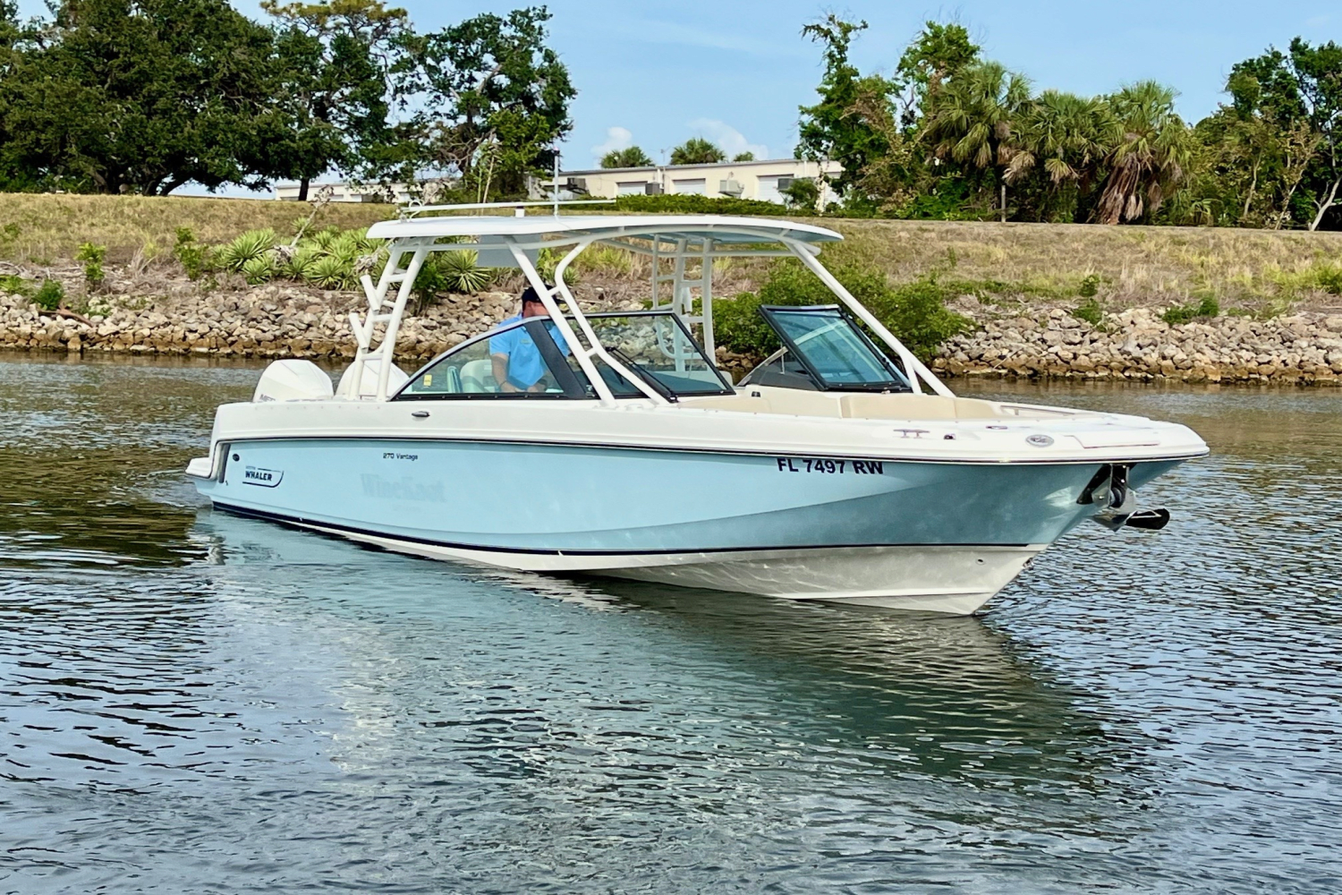 2019 Boston Whaler 270 VANTAGE Image Thumbnail #1