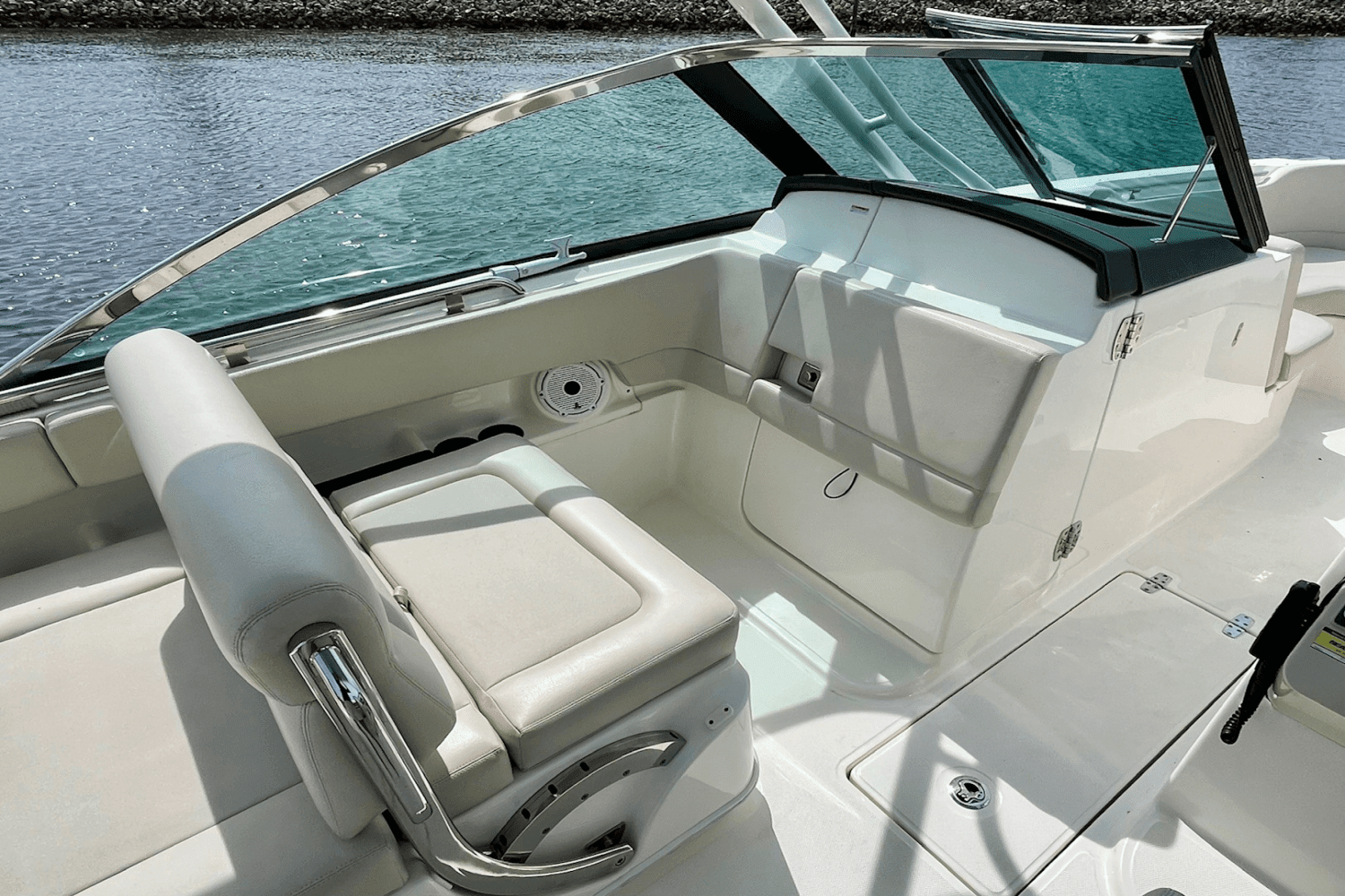 2019 Boston Whaler 270 VANTAGE Image Thumbnail #16