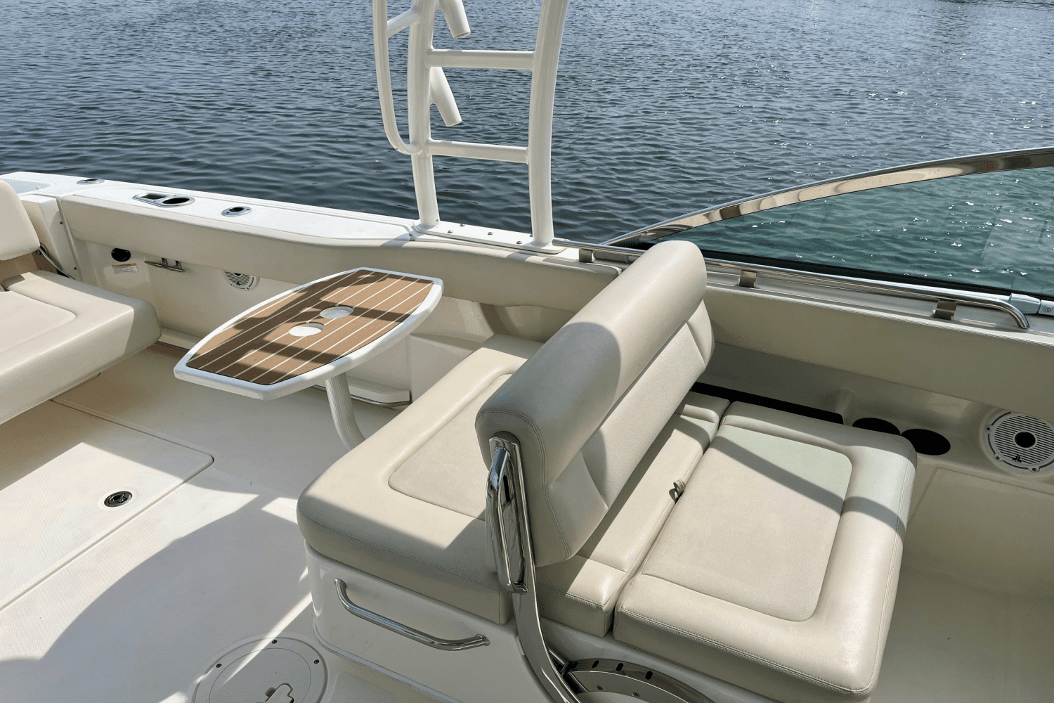 2019 Boston Whaler 270 VANTAGE Image Thumbnail #23