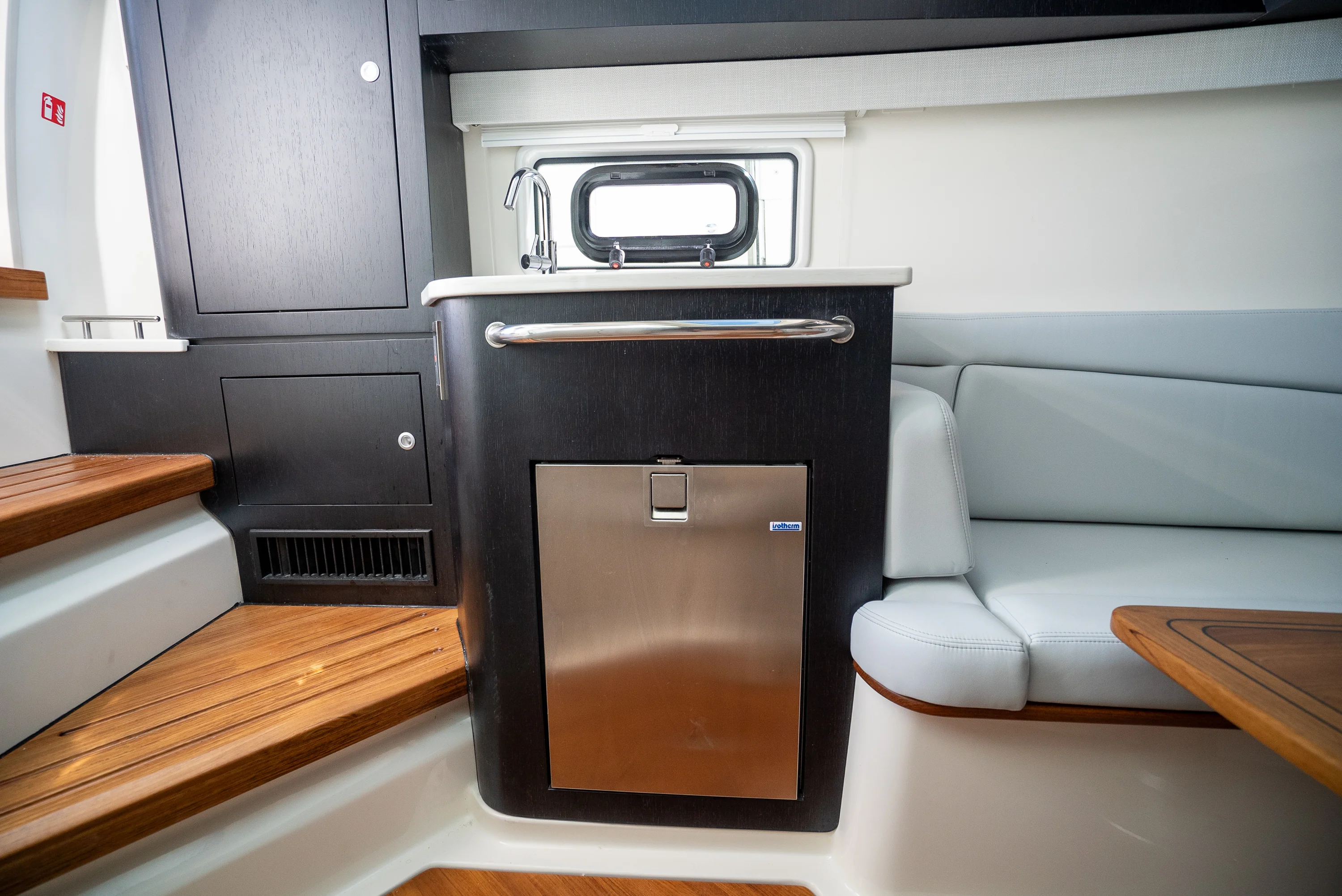 2026 Boston Whaler 380 Realm Image Thumbnail #22