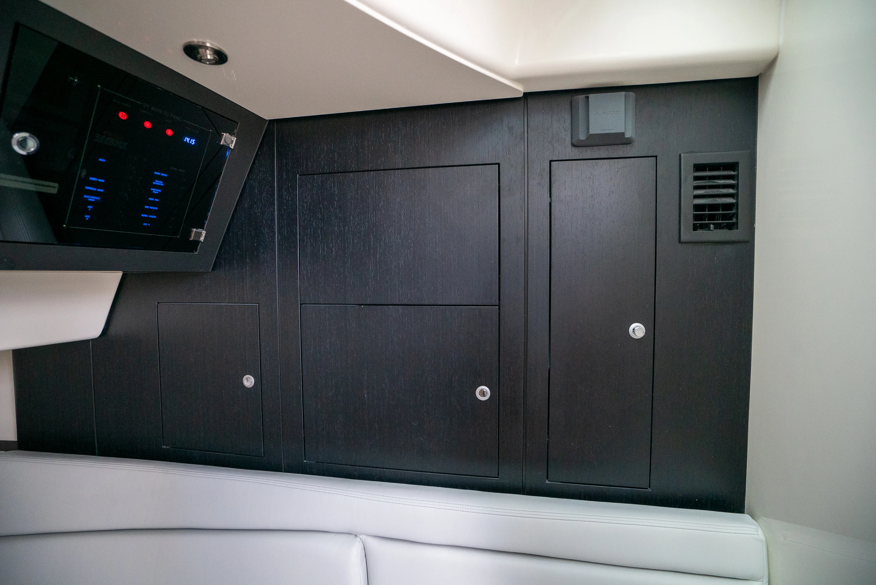 2026 Boston Whaler 380 Realm Image Thumbnail #25