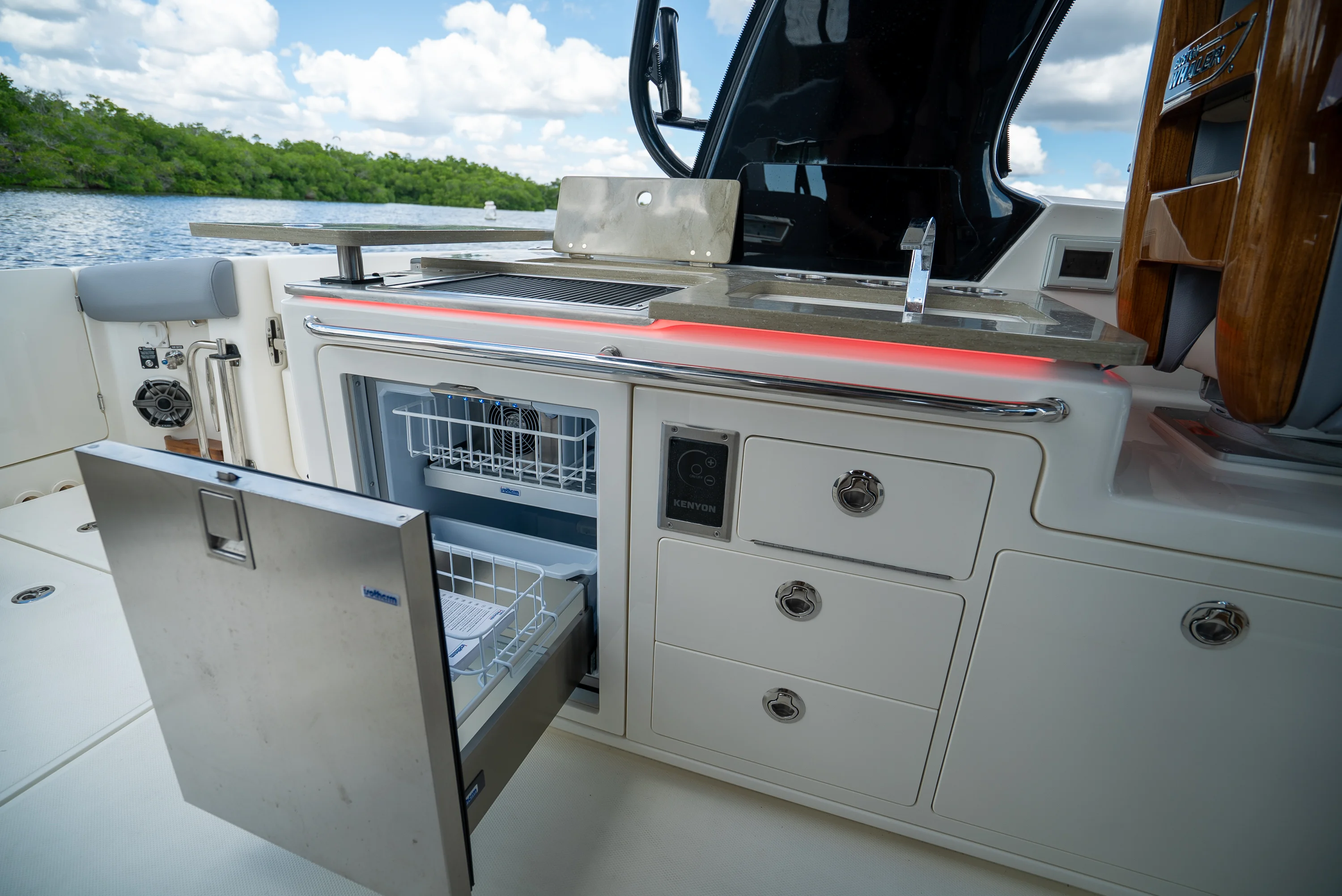 2026 Boston Whaler 380 Realm Image Thumbnail #9