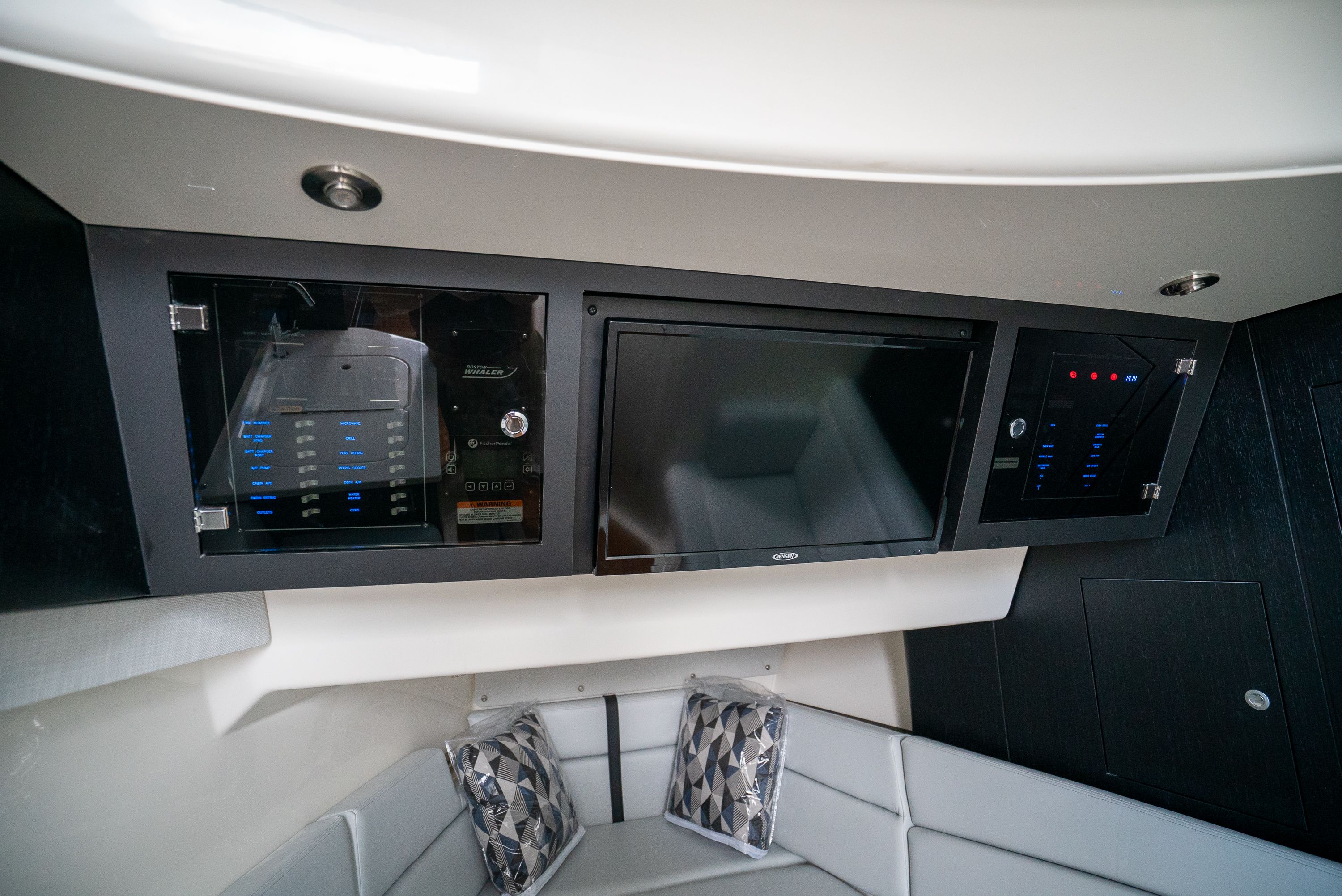 2026 Boston Whaler 380 Realm Image Thumbnail #26