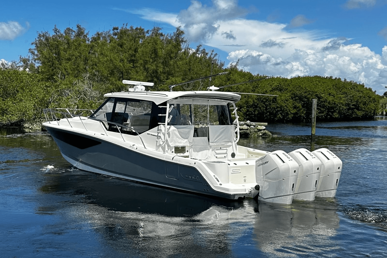 2023 Boston Whaler 405 Conquest Image Thumbnail #11