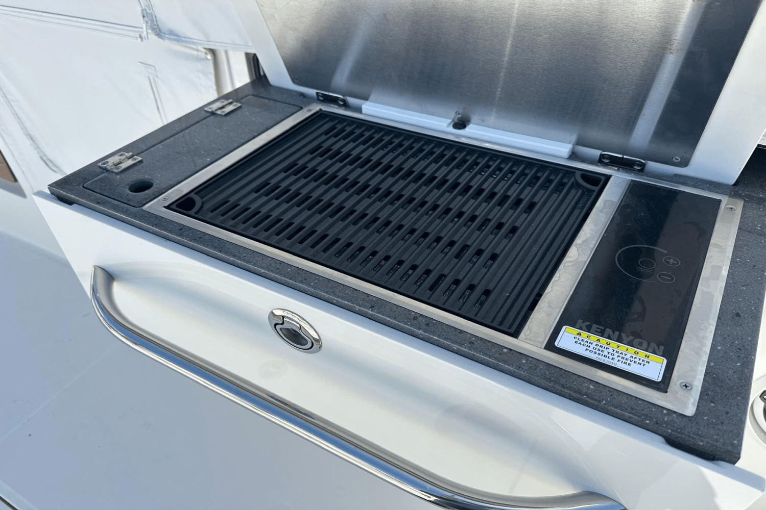 2023 Boston Whaler 405 Conquest Image Thumbnail #25