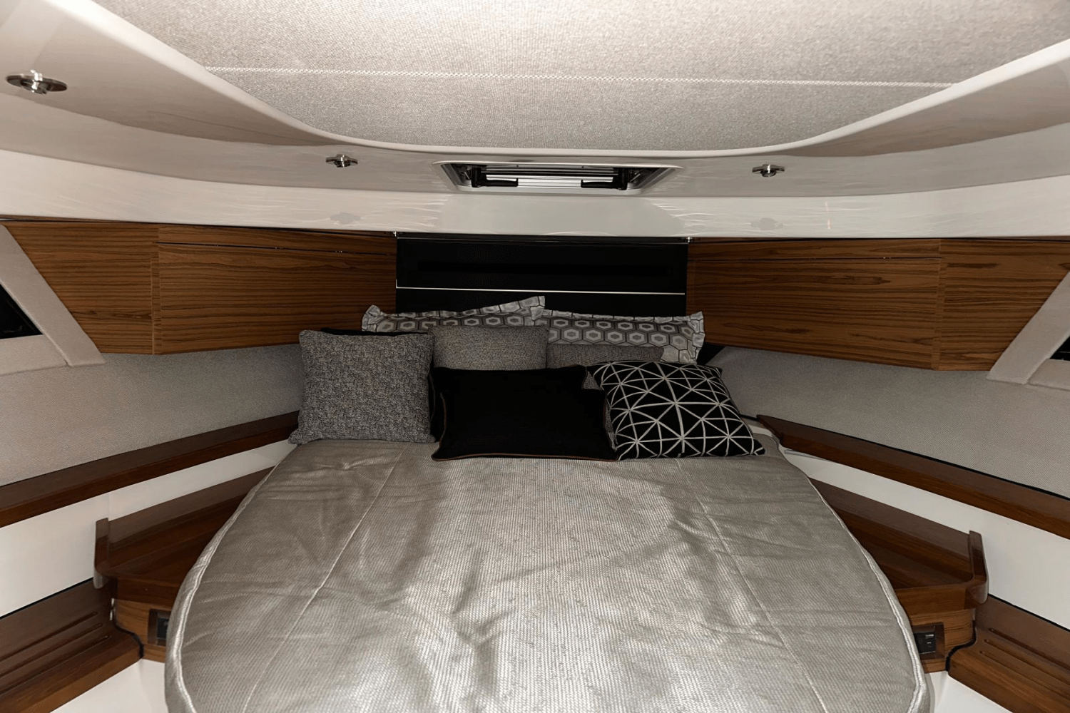 2023 Boston Whaler 405 Conquest Image Thumbnail #56