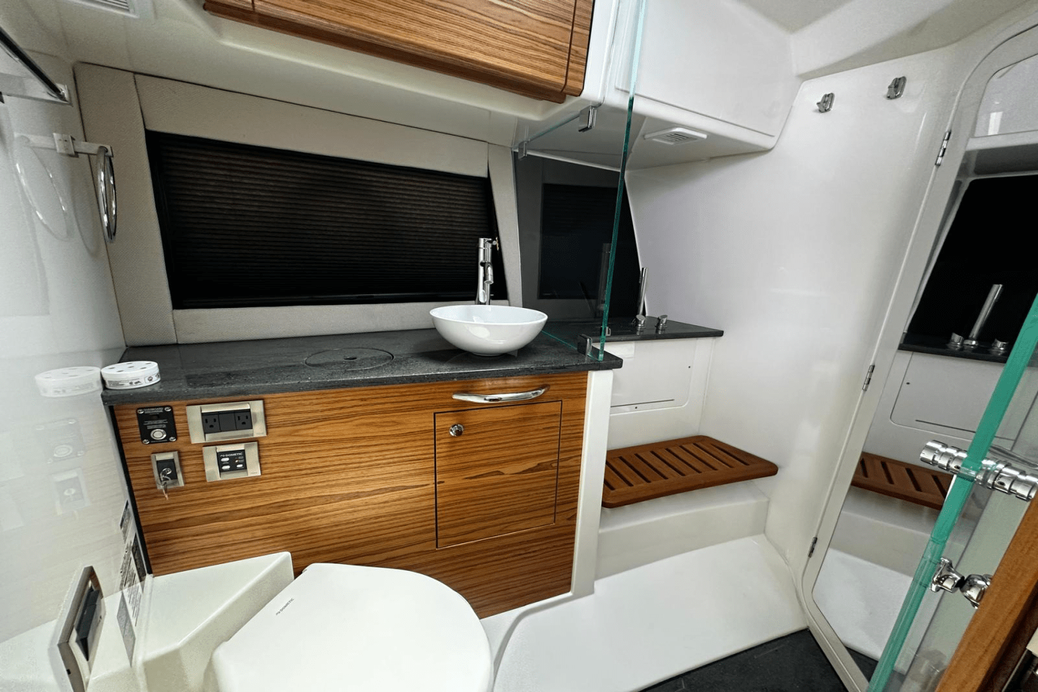 2023 Boston Whaler 405 Conquest Image Thumbnail #59