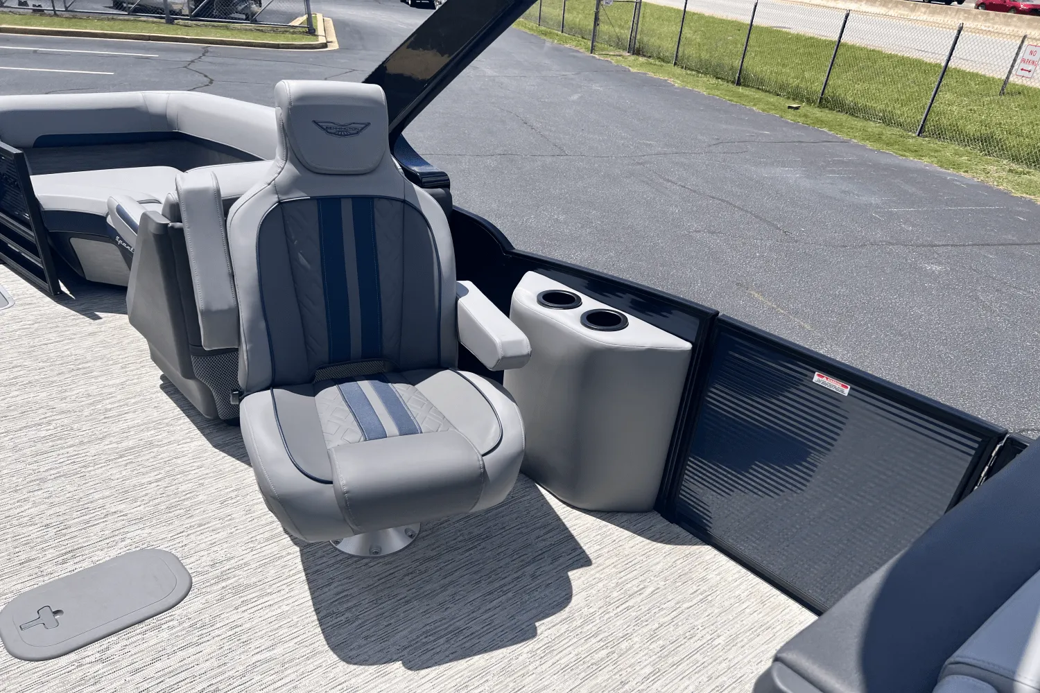 2025 Bennington 24 MFB Image Thumbnail #21