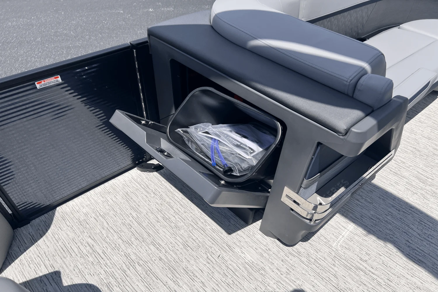 2025 Bennington 24 MFB Image Thumbnail #14