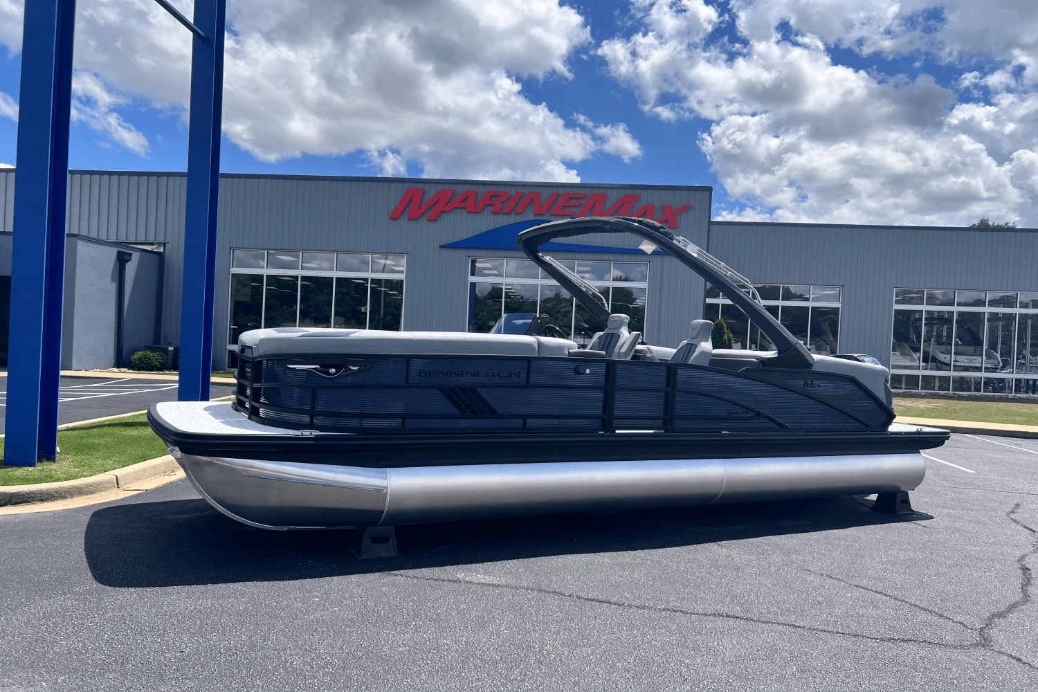 2025 Bennington 24 MFB Image Thumbnail #0