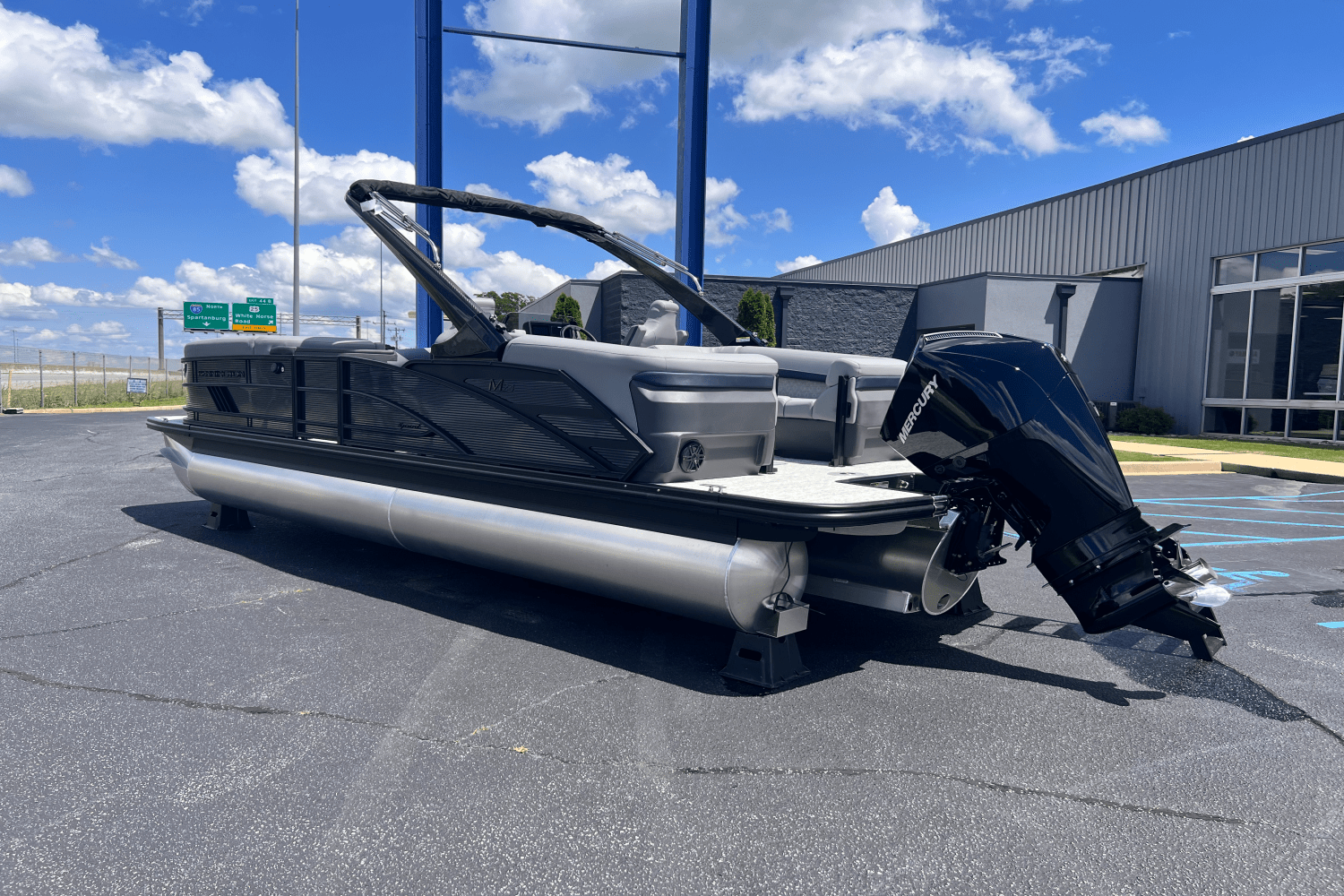 2025 Bennington 24 MFB Image Thumbnail #4