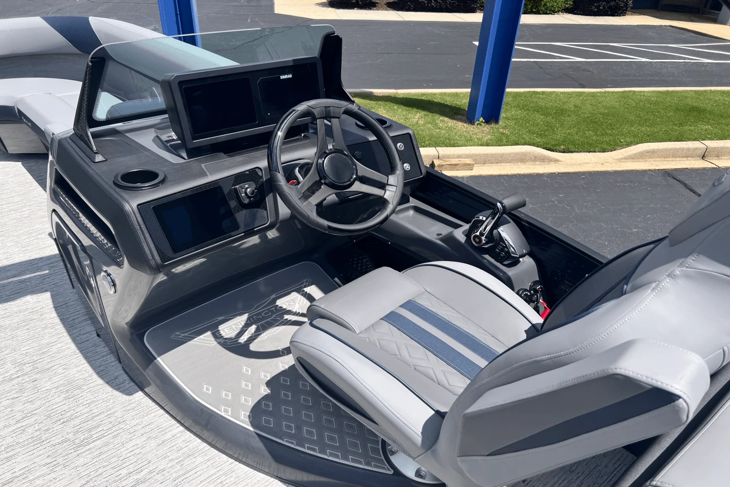 2025 Bennington 24 MFB Image Thumbnail #7