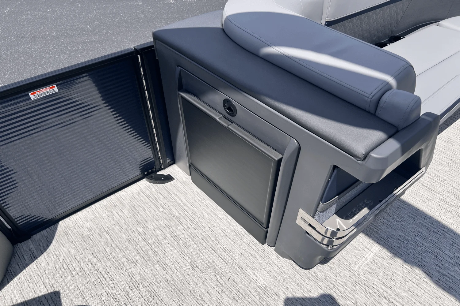 2025 Bennington 24 MFB Image Thumbnail #13