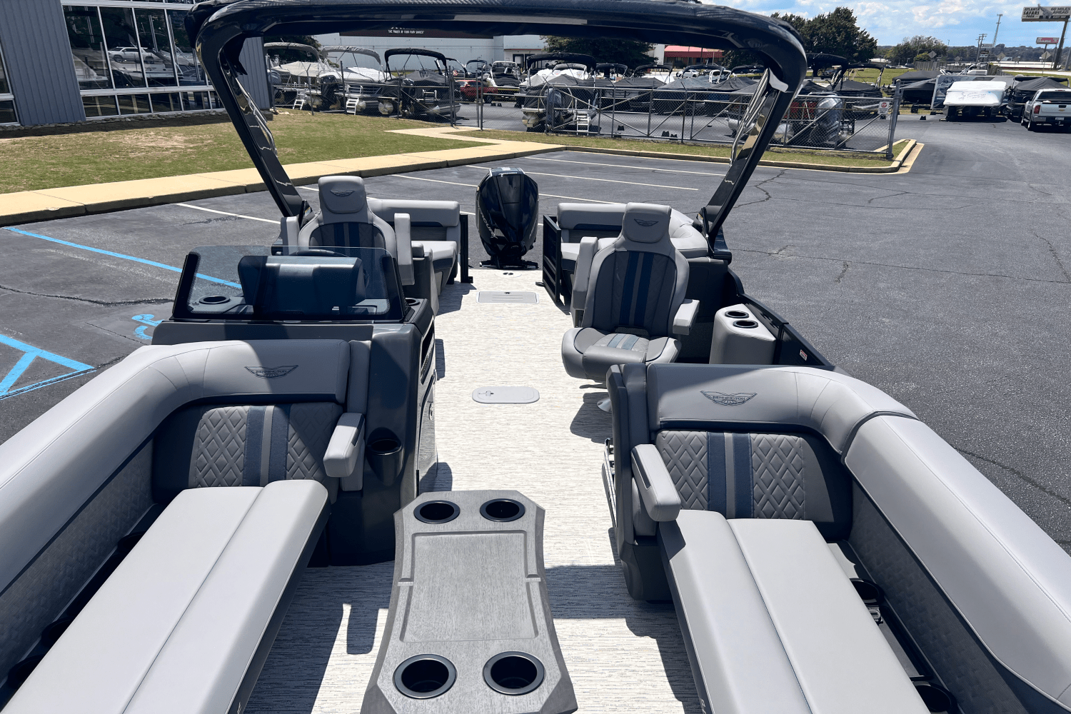 2025 Bennington 24 MFB Image Thumbnail #19