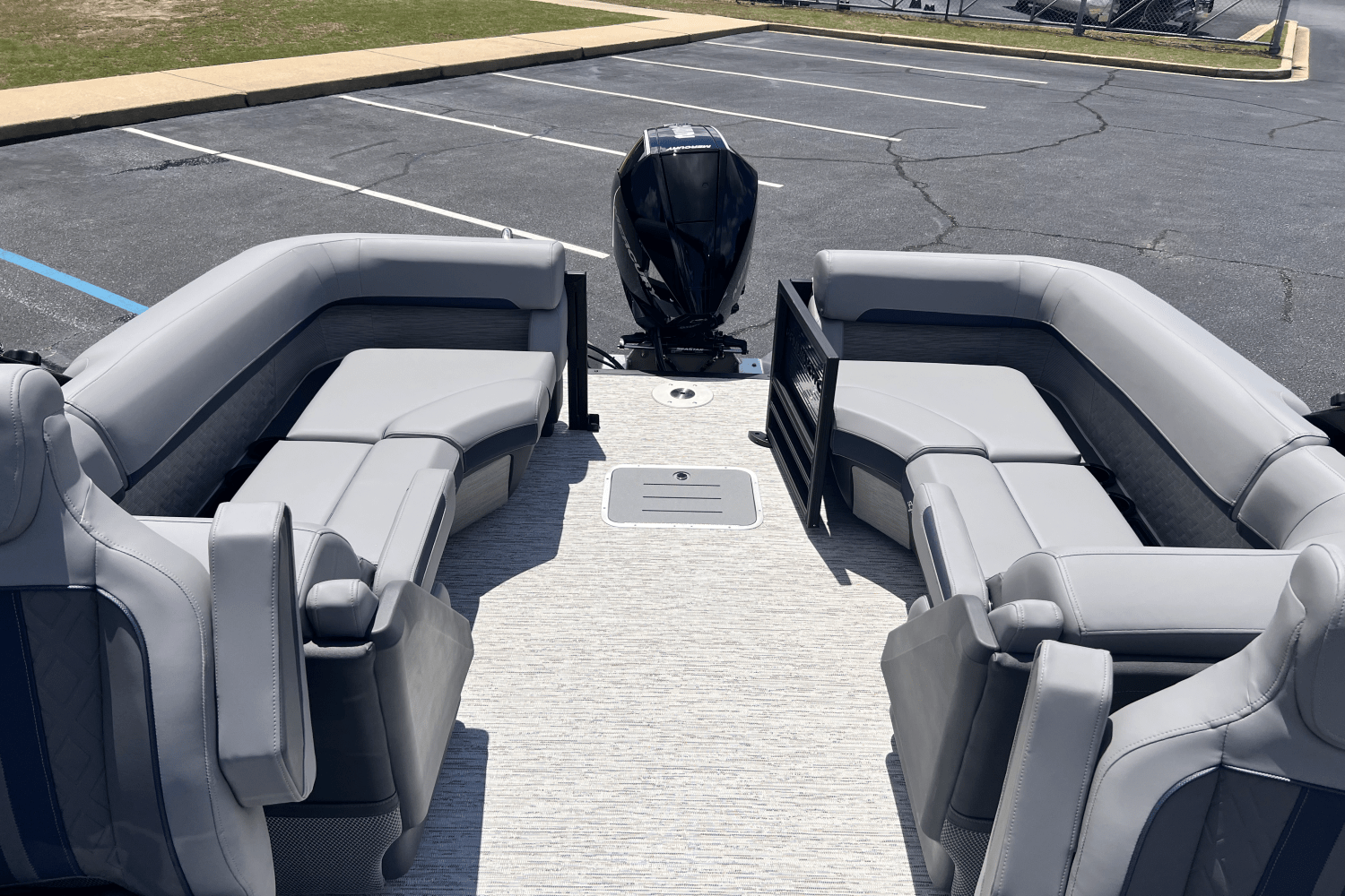 2025 Bennington 24 MFB Image Thumbnail #25