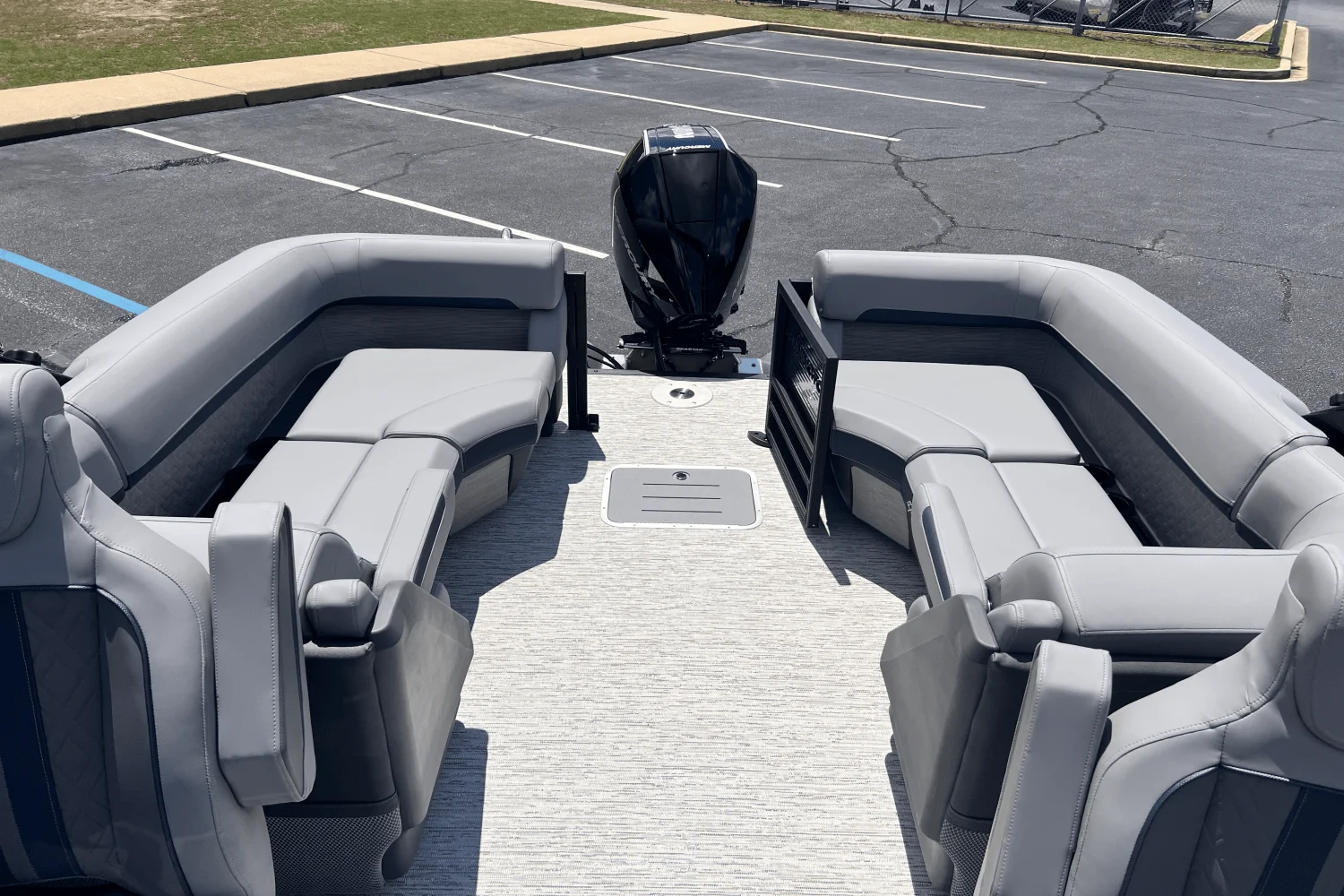 2025 Bennington 24 MFB Image Thumbnail #25