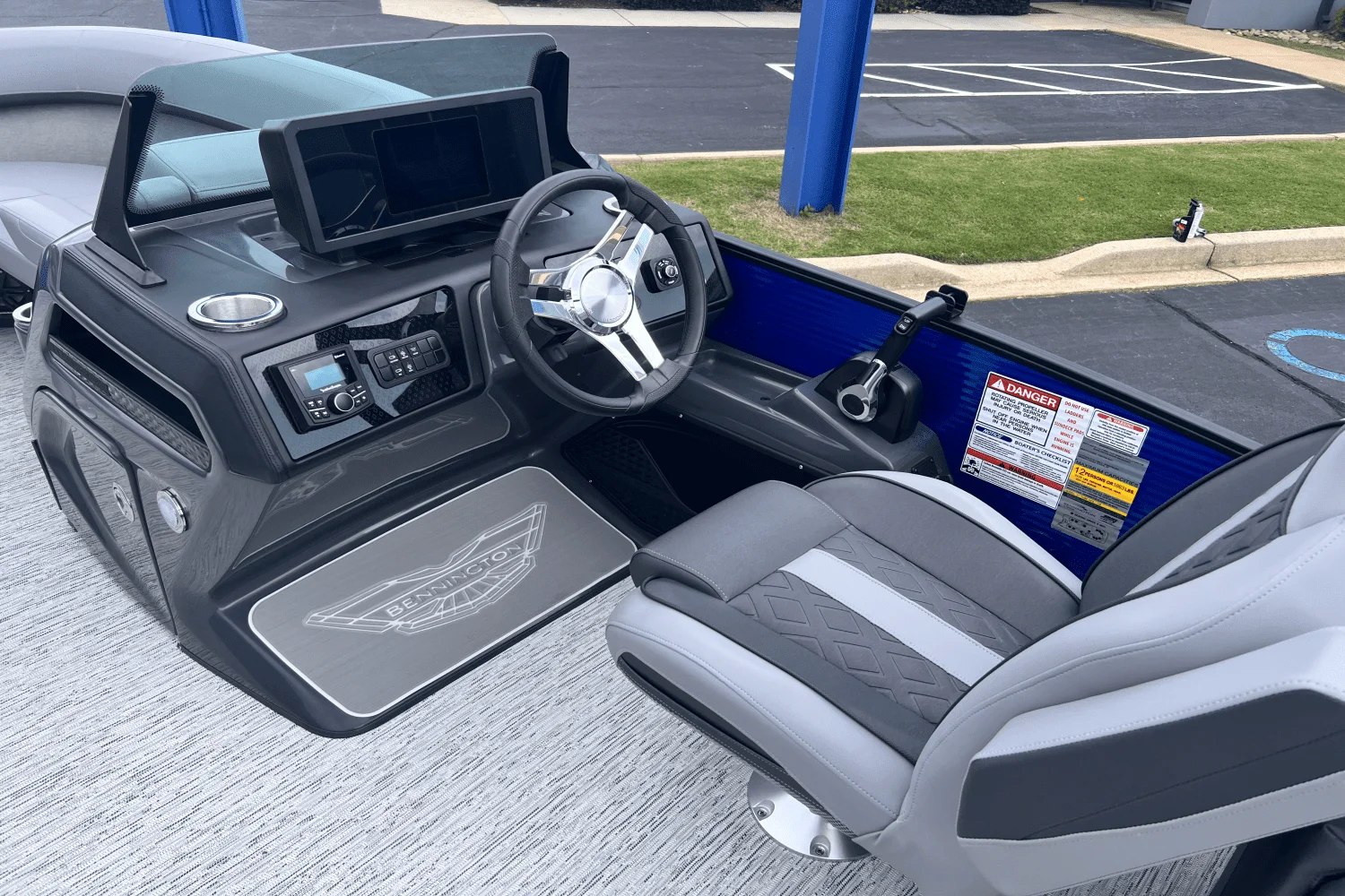 2025 Bennington 22 MFB Image Thumbnail #7