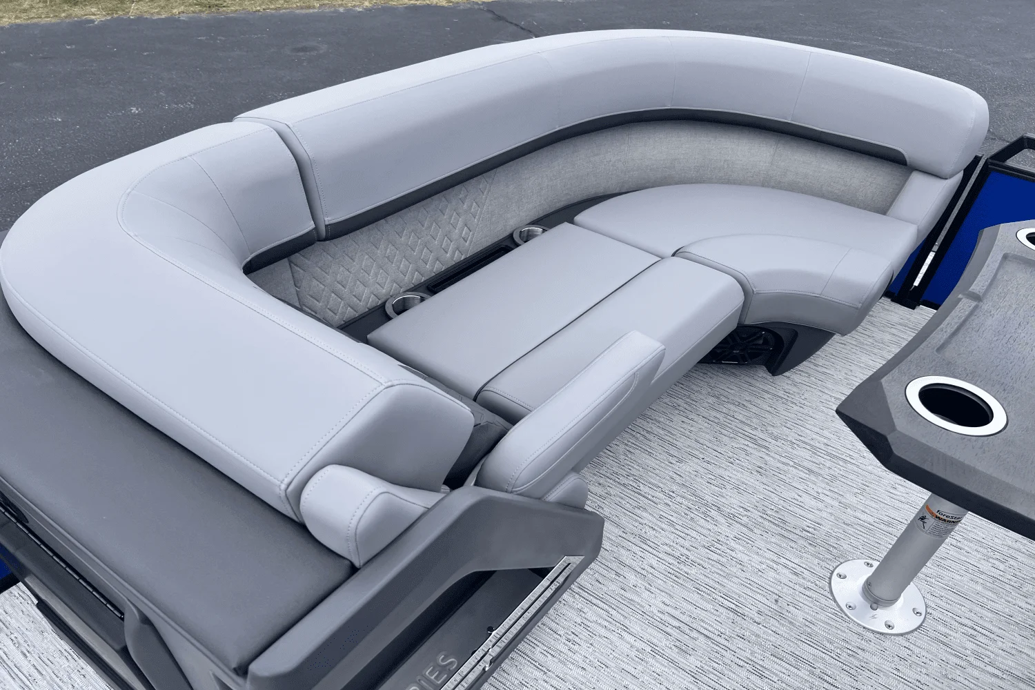 2025 Bennington 22 MFB Image Thumbnail #12