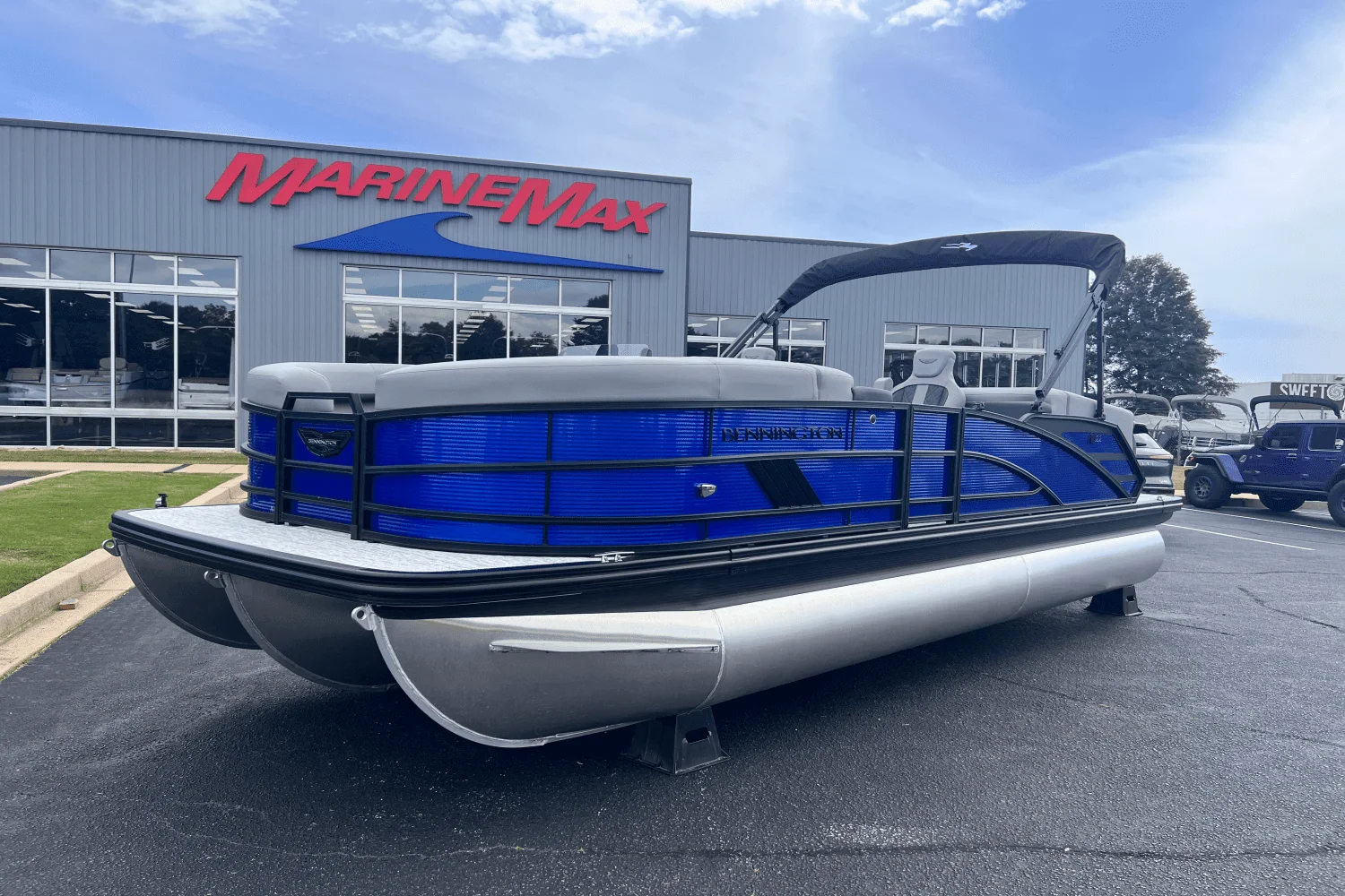 2025 Bennington 22 MFB Image Thumbnail #2