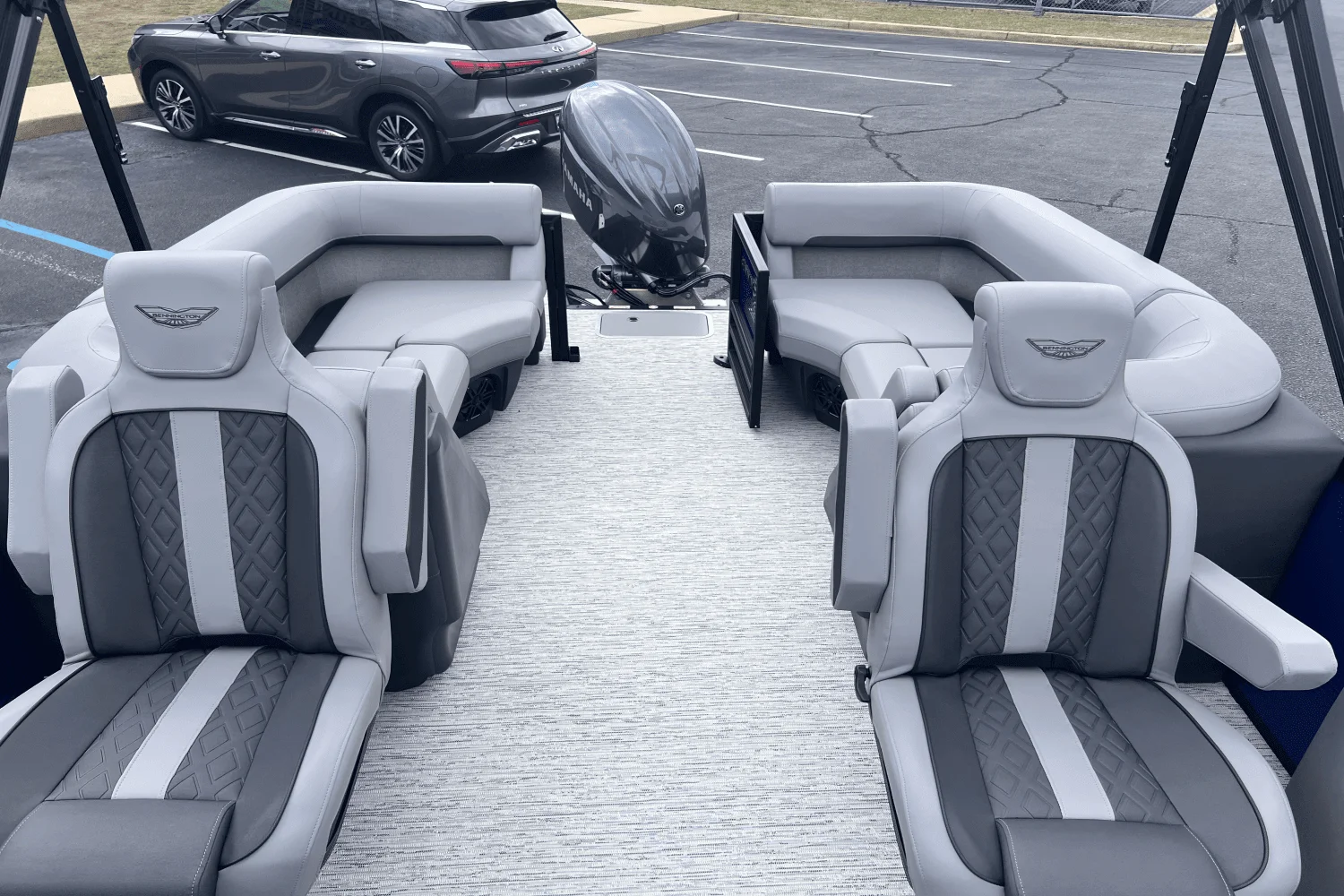 2025 Bennington 22 MFB Image Thumbnail #15