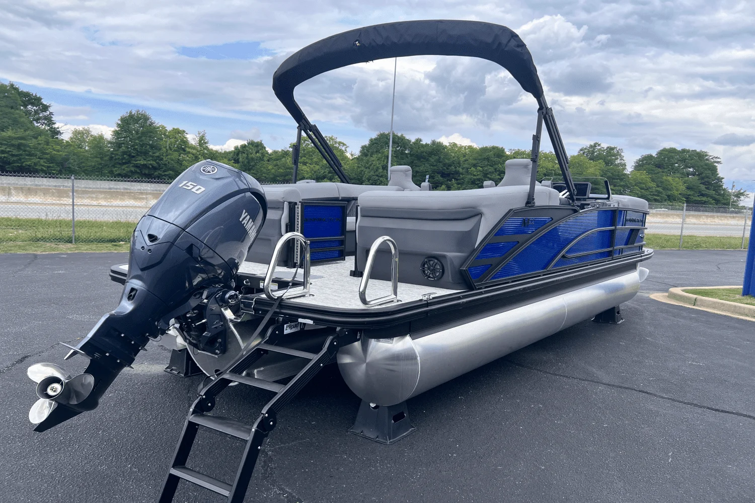 2025 Bennington 22 MFB Image Thumbnail #5