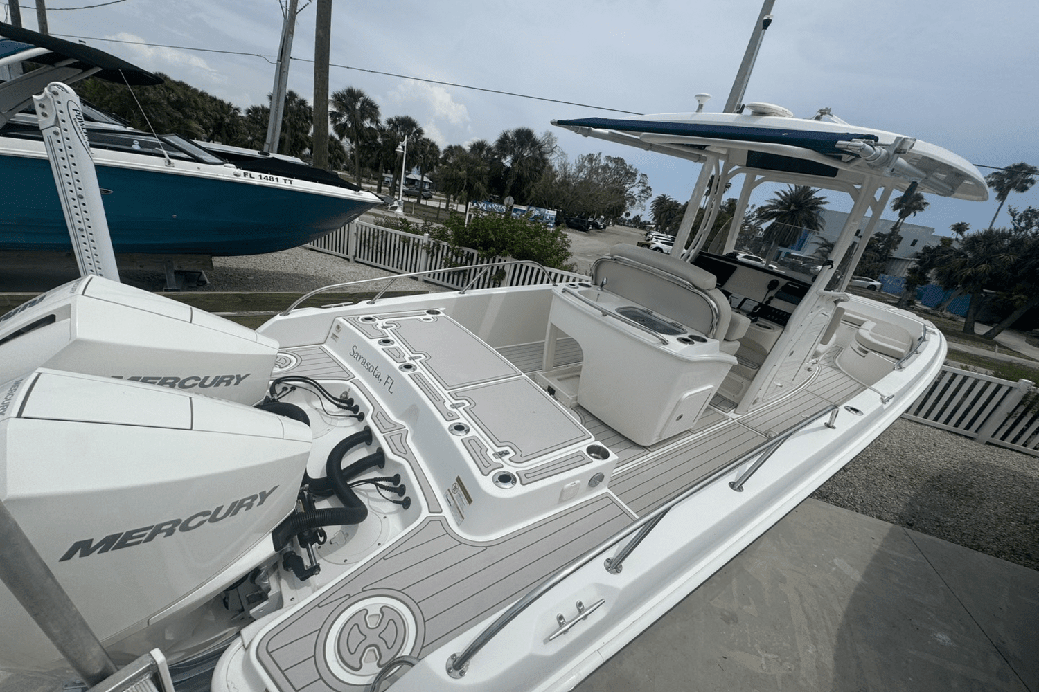 2022 Boston Whaler 270 Dauntless Image Thumbnail #2