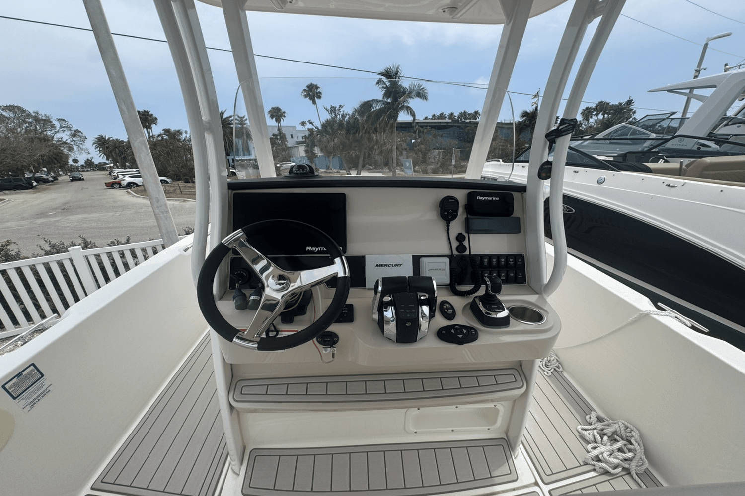 2022 Boston Whaler 270 Dauntless Image Thumbnail #3