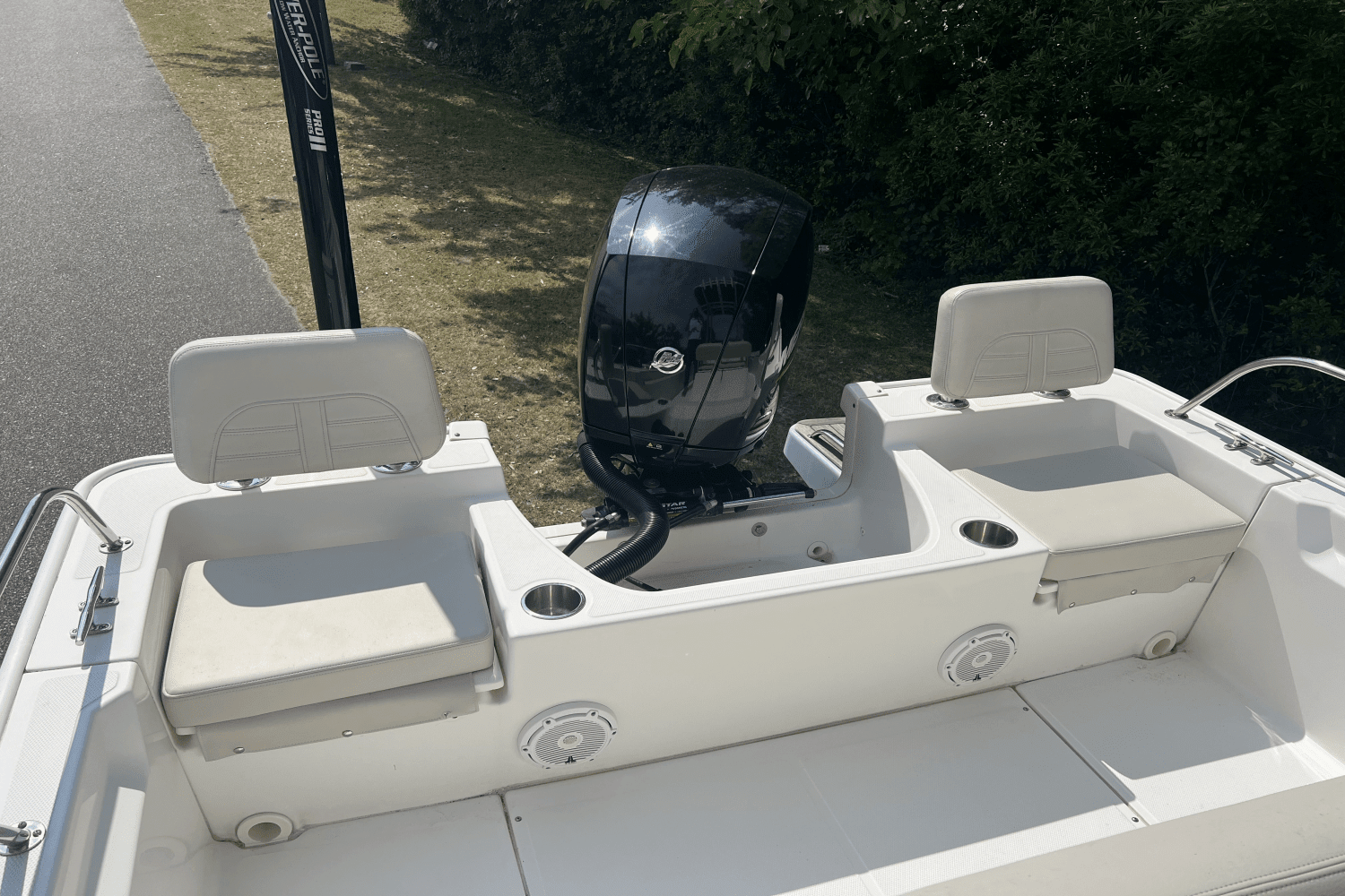 2022 Boston Whaler 190 MONTAUK Image Thumbnail #6