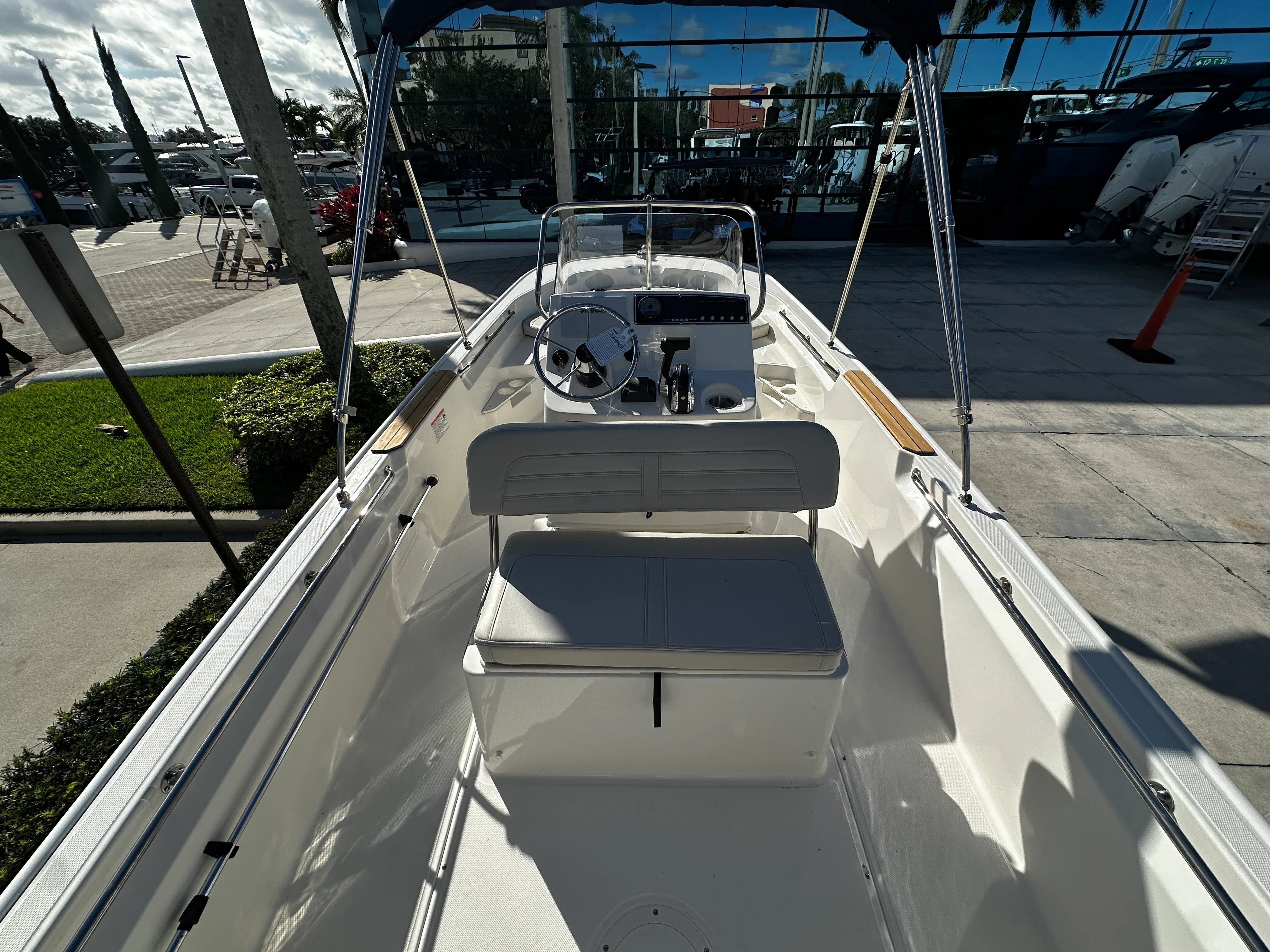 2026 Boston Whaler 170 Montauk Image Thumbnail #8