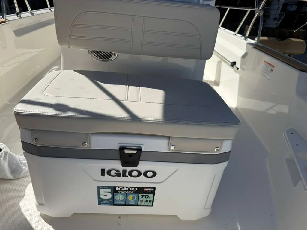 2026 Boston Whaler 170 Montauk Image Thumbnail #10