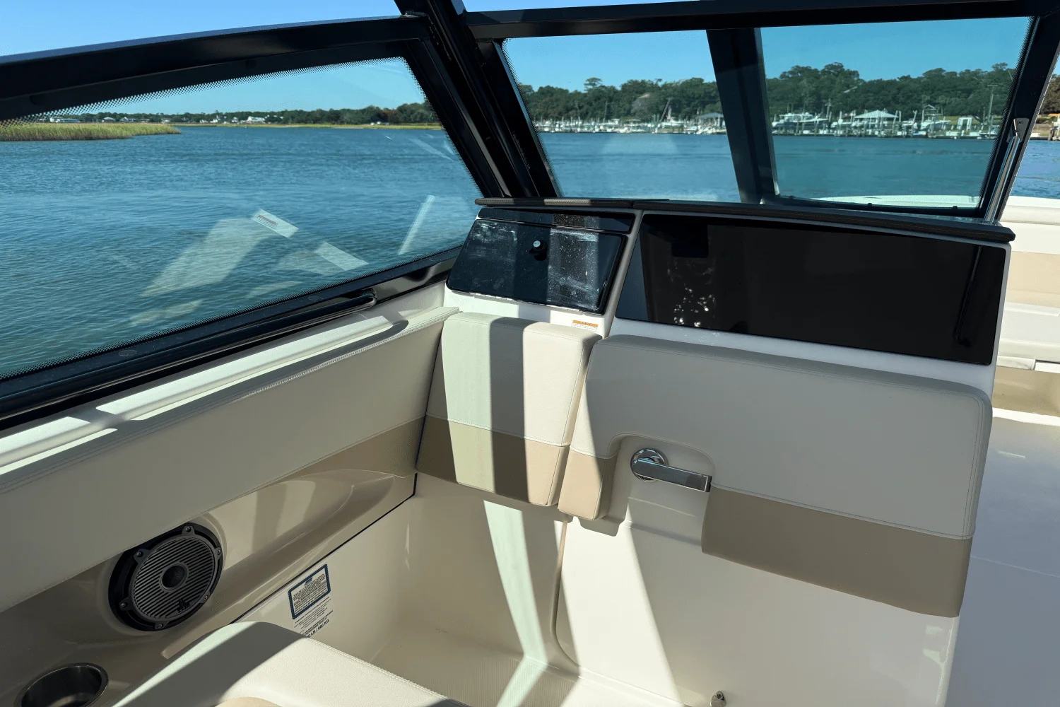 2026 Boston Whaler 280 Vantage Image Thumbnail #16