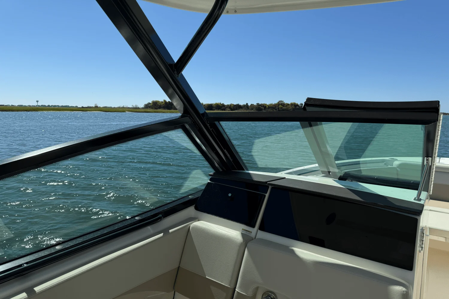 2026 Boston Whaler 280 Vantage Image Thumbnail #15