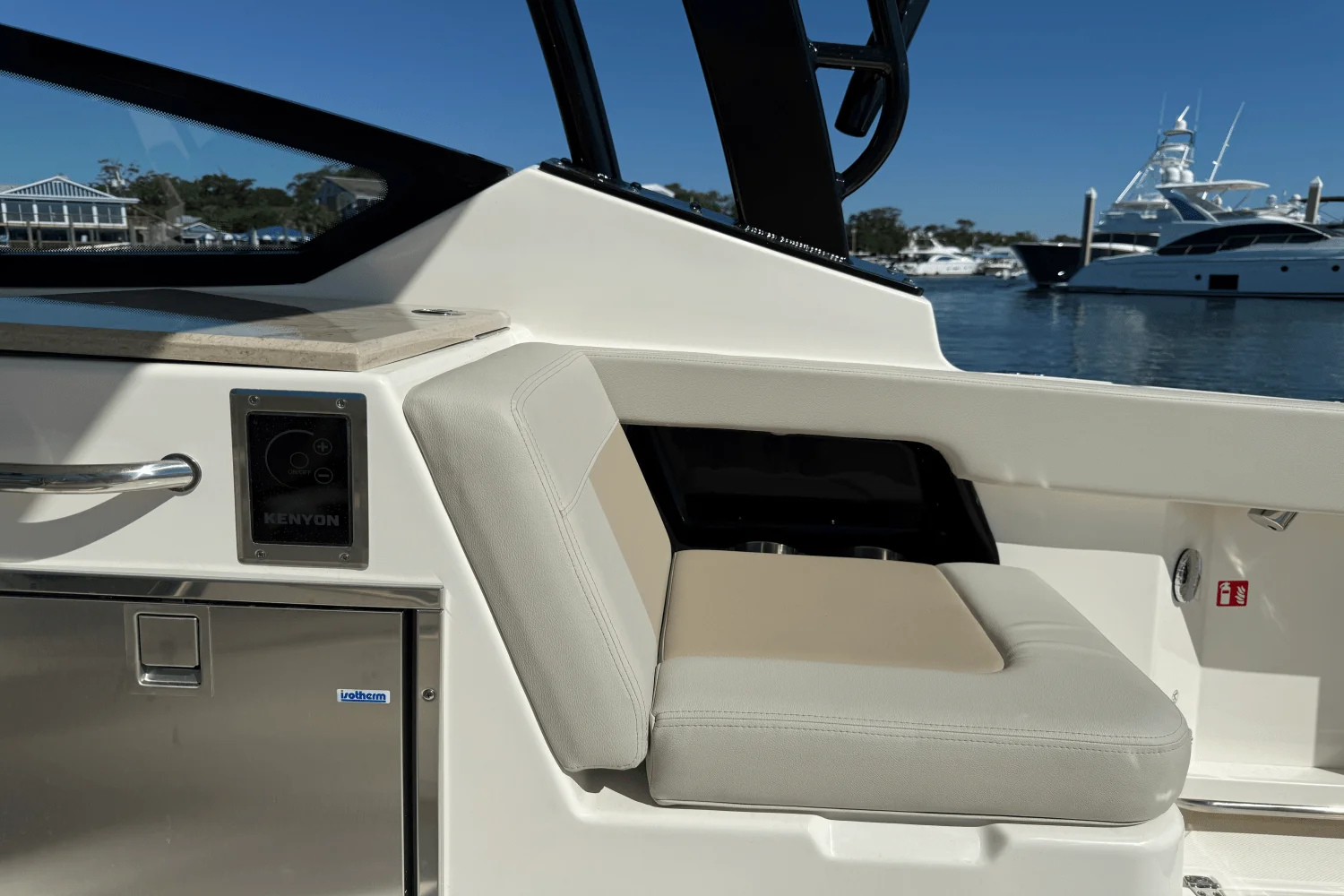 2026 Boston Whaler 280 Vantage Image Thumbnail #13