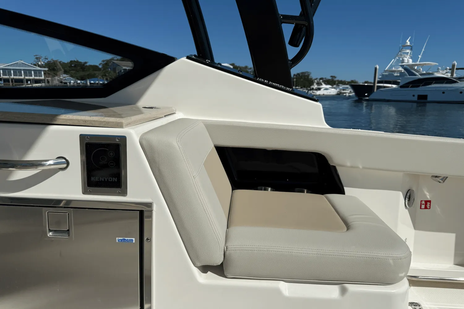 2026 Boston Whaler 280 Vantage Image Thumbnail #13