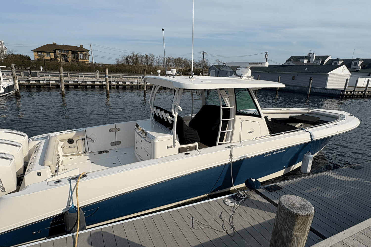 2022 Boston Whaler 350 OUTRAGE Image Thumbnail #2
